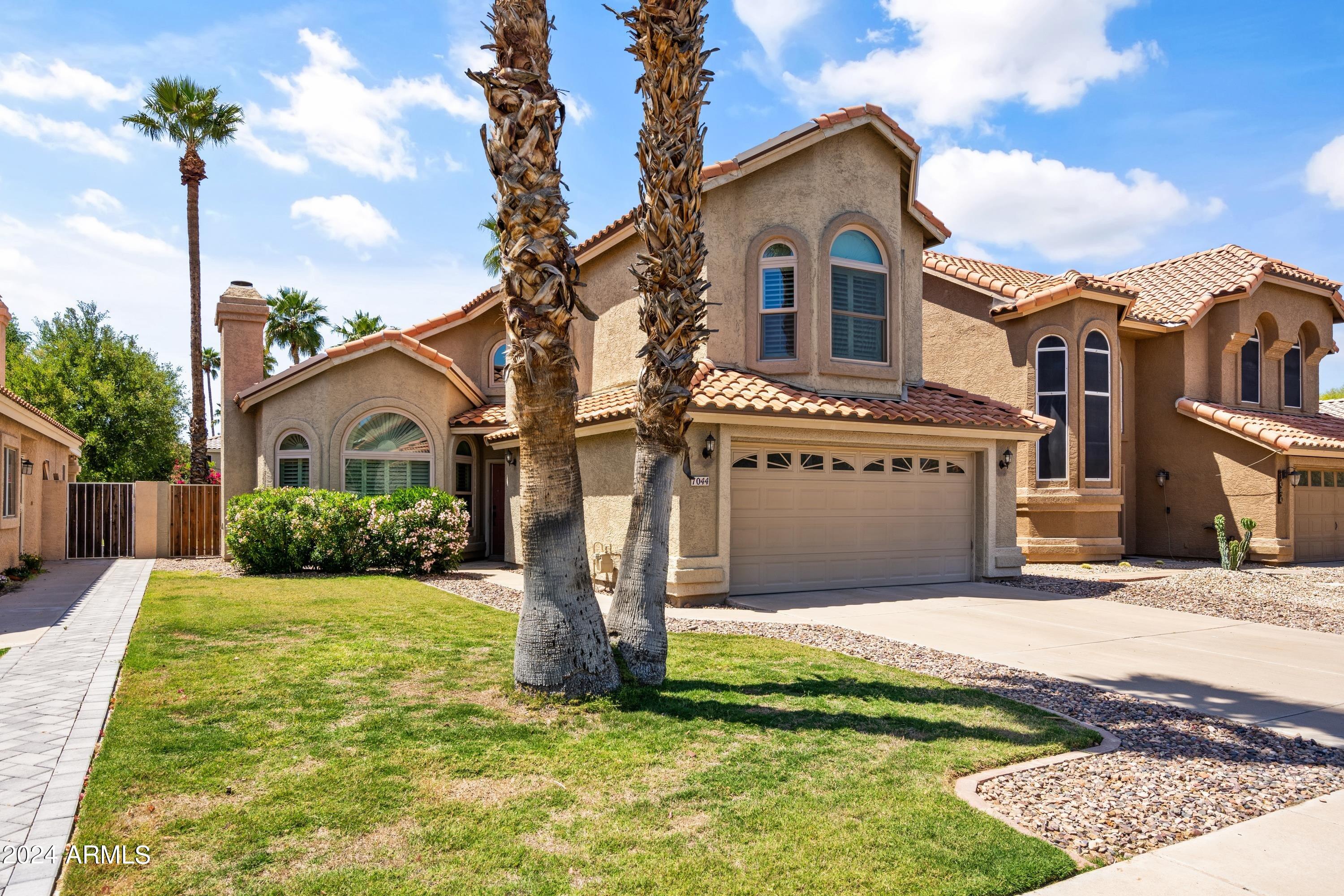 1044 N LONGMORE Street