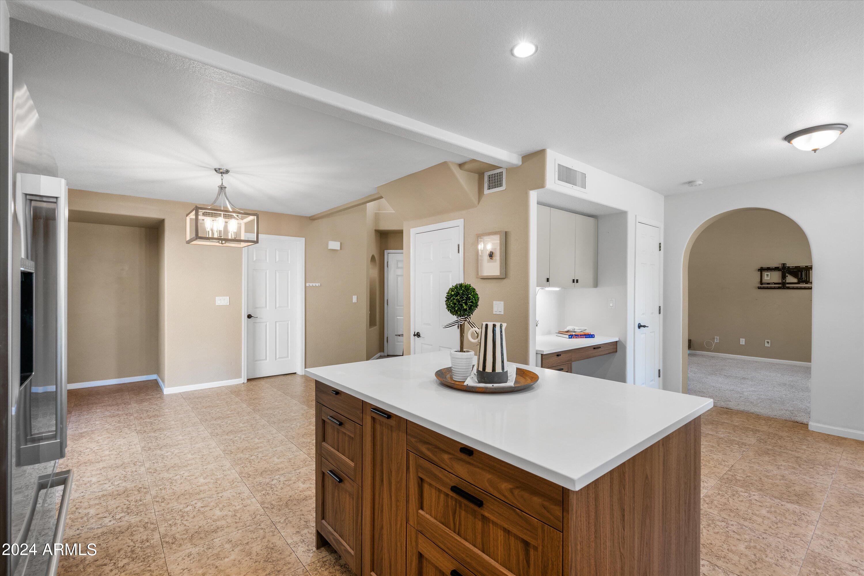 1044 N LONGMORE Street