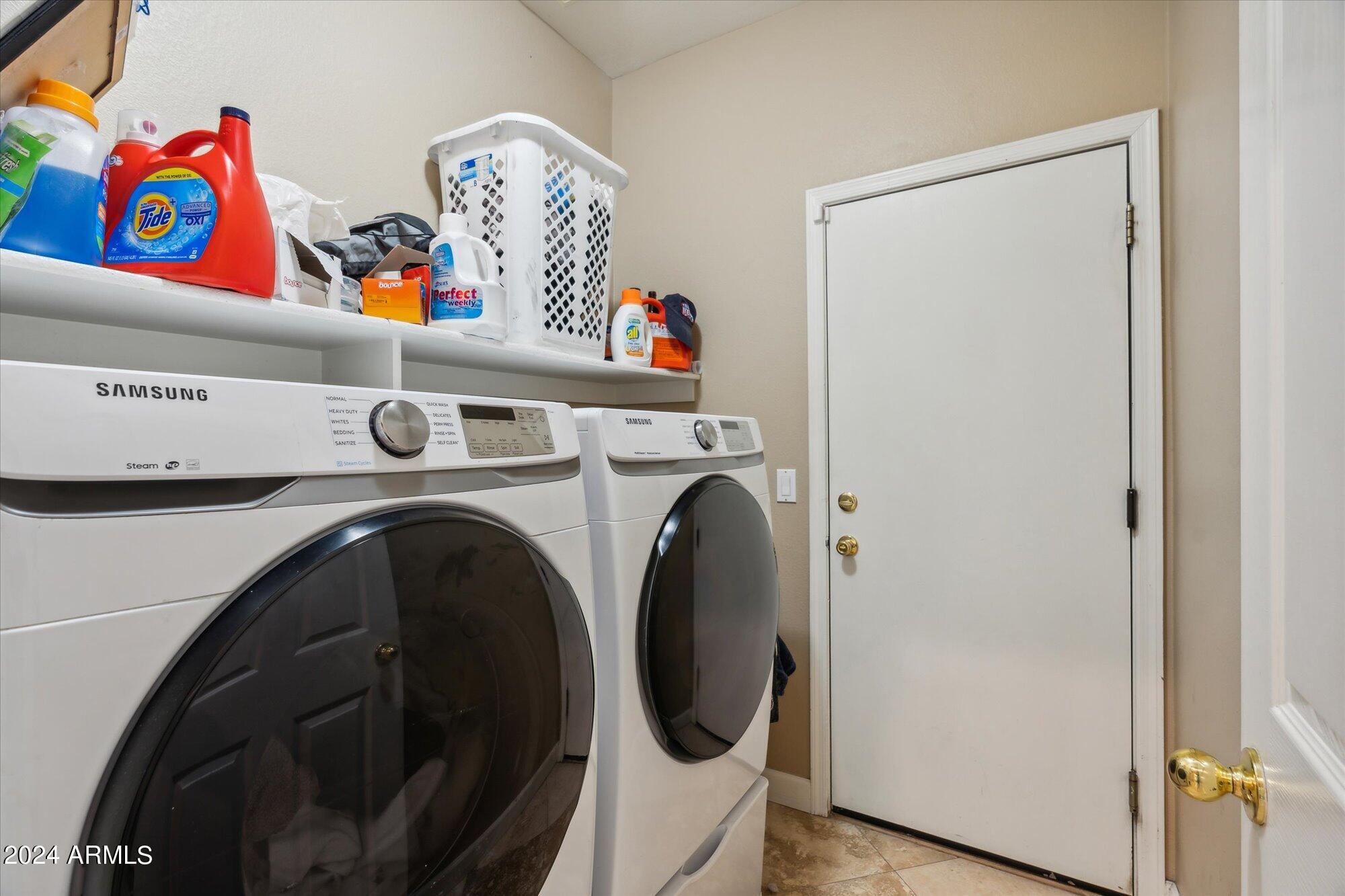 2051 E AUGUSTA Avenue