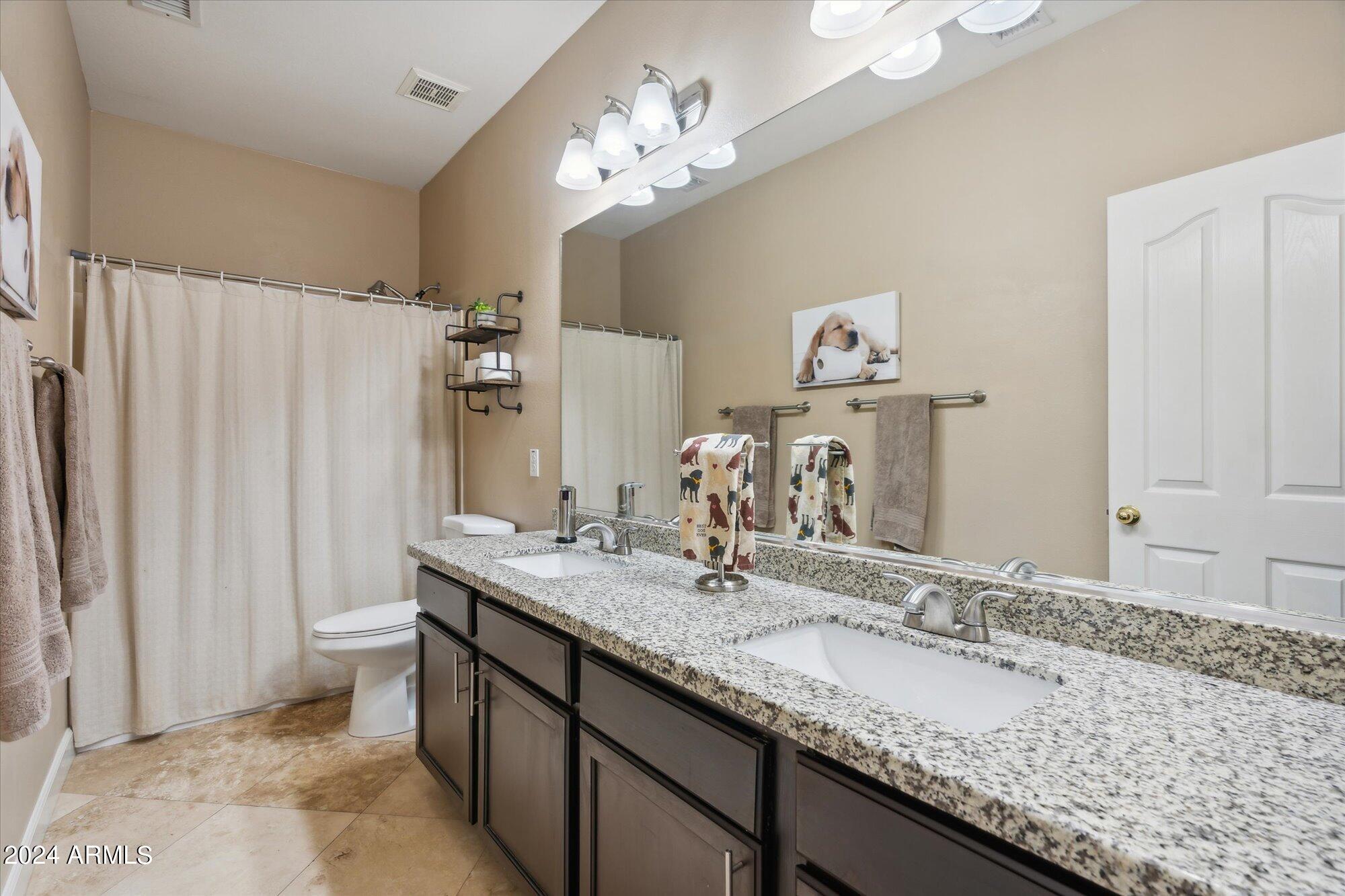 2051 E AUGUSTA Avenue