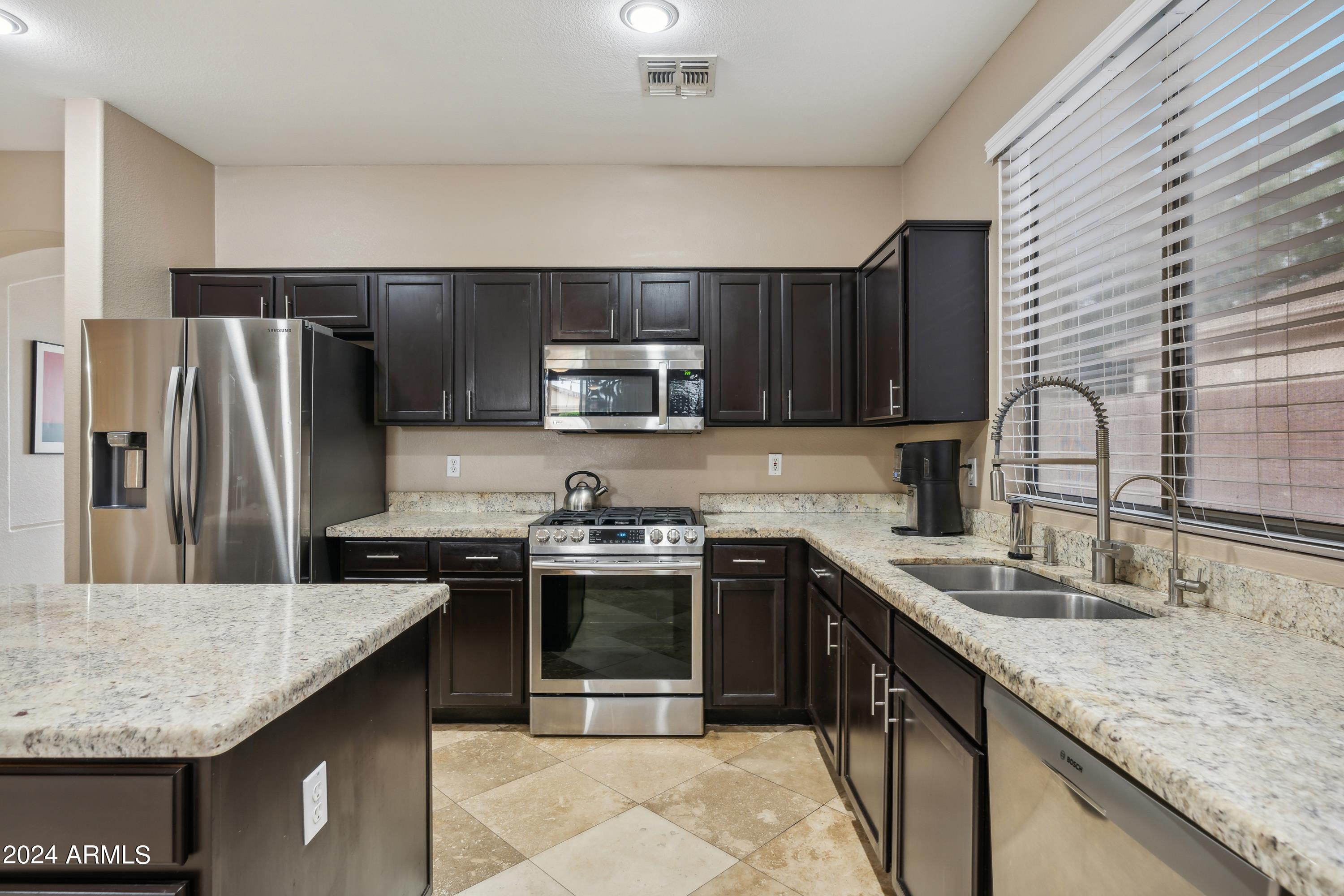 2051 E AUGUSTA Avenue