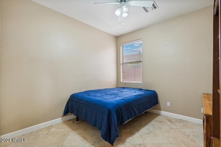 2051 E AUGUSTA Avenue