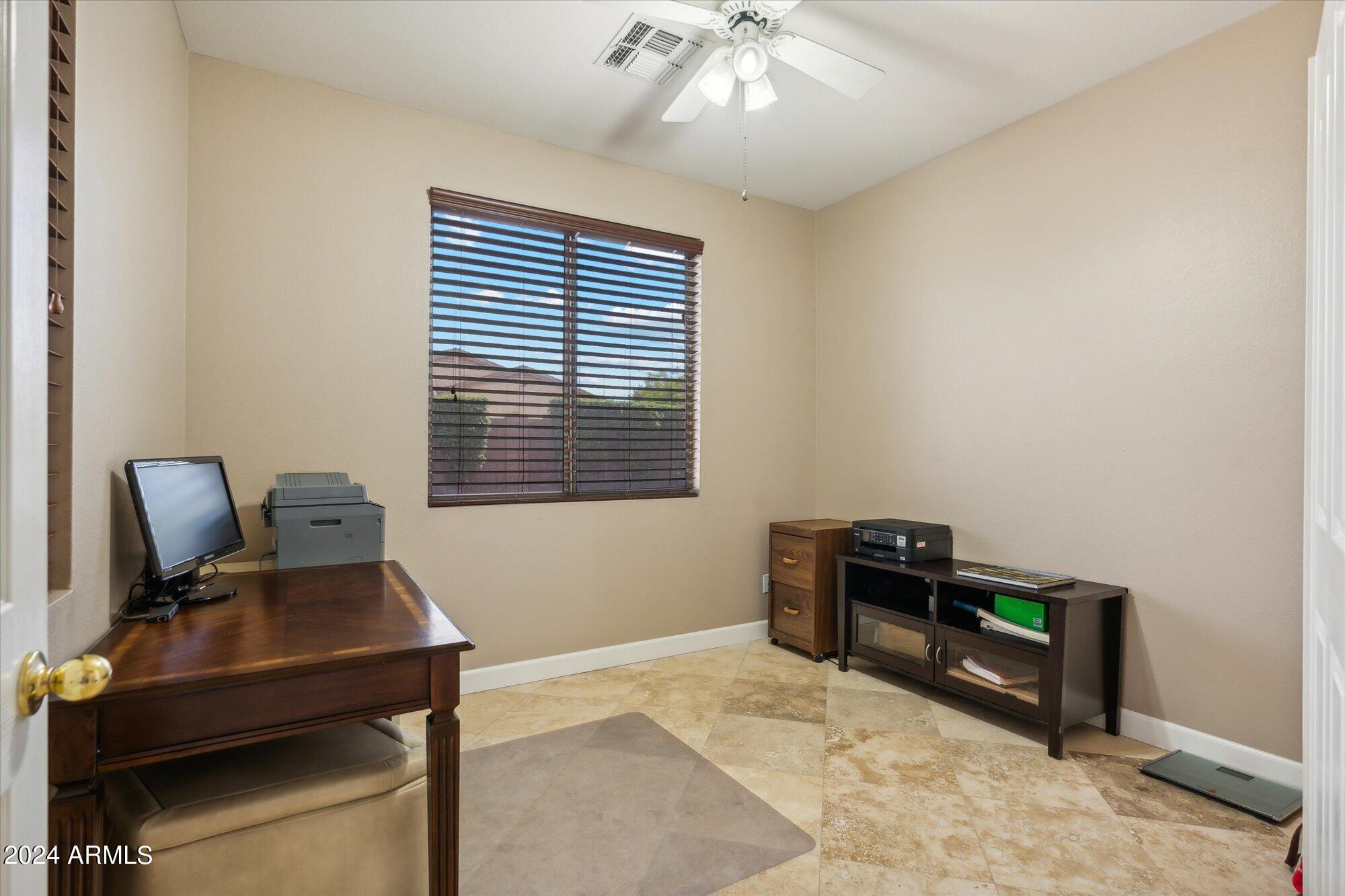 2051 E AUGUSTA Avenue