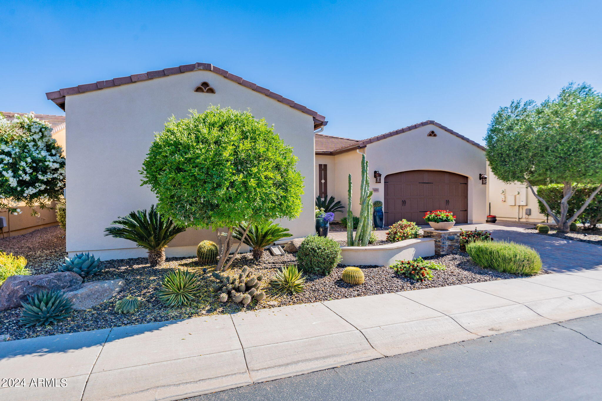 1689 E ALEGRIA Road