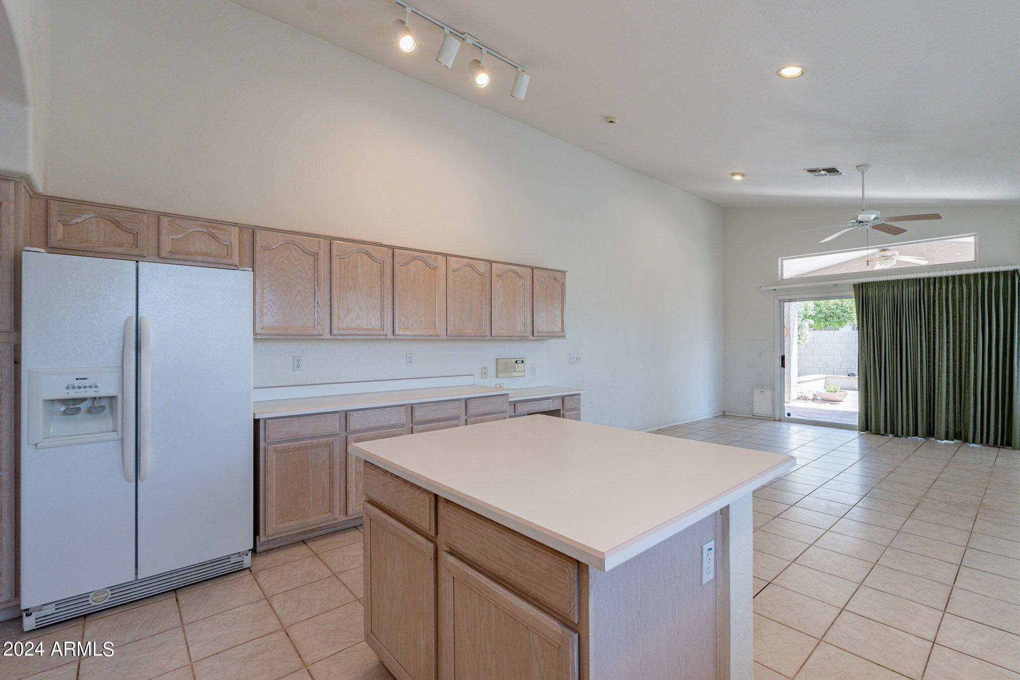 1225 E Presidio Road