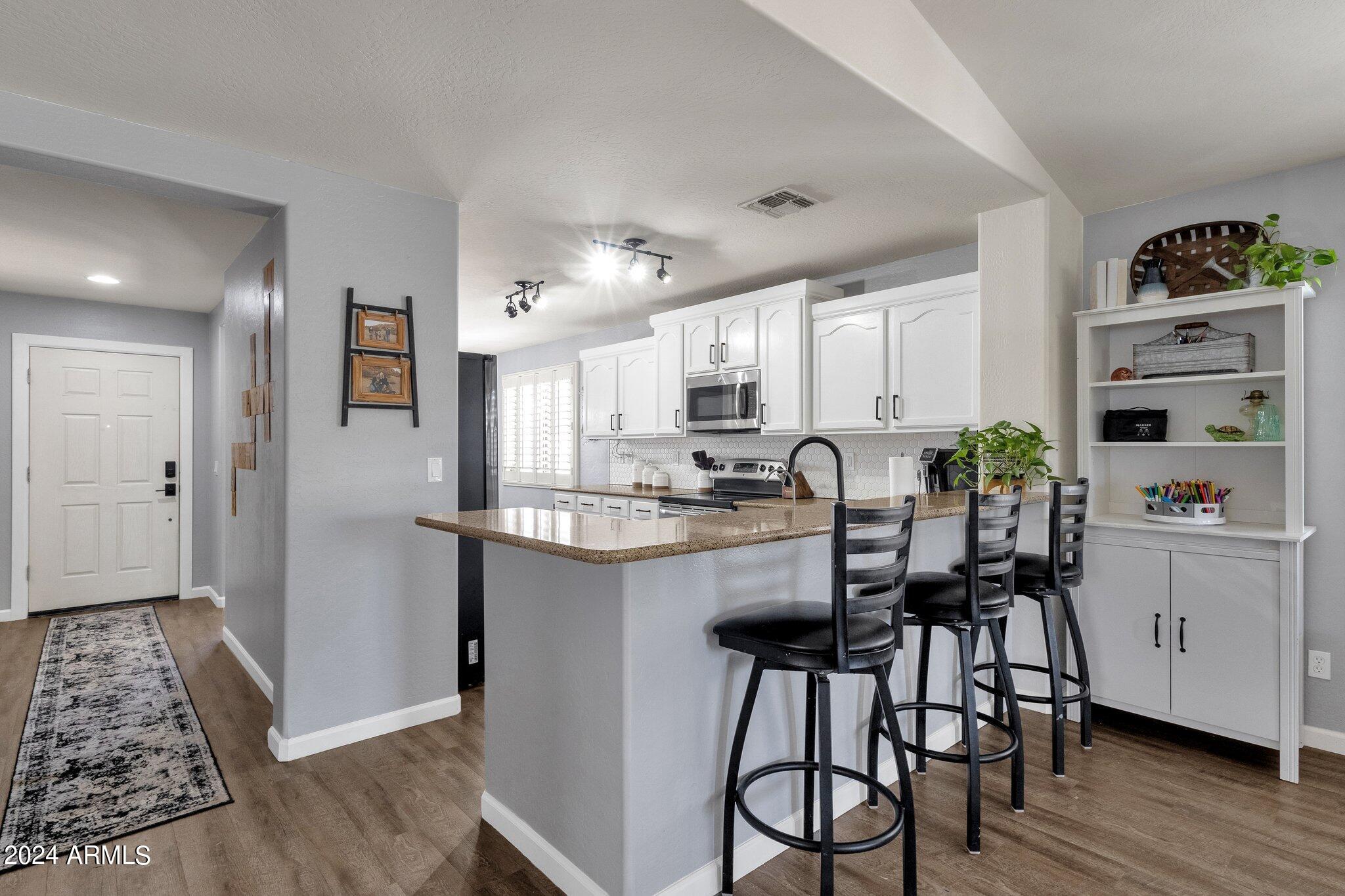1303 W BELMONT RED Trail