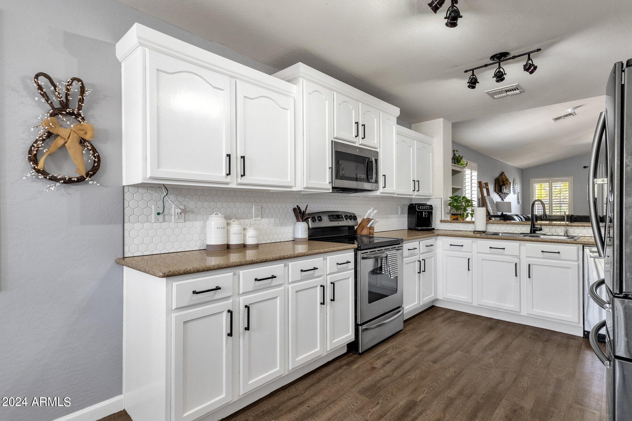 1303 W BELMONT RED Trail