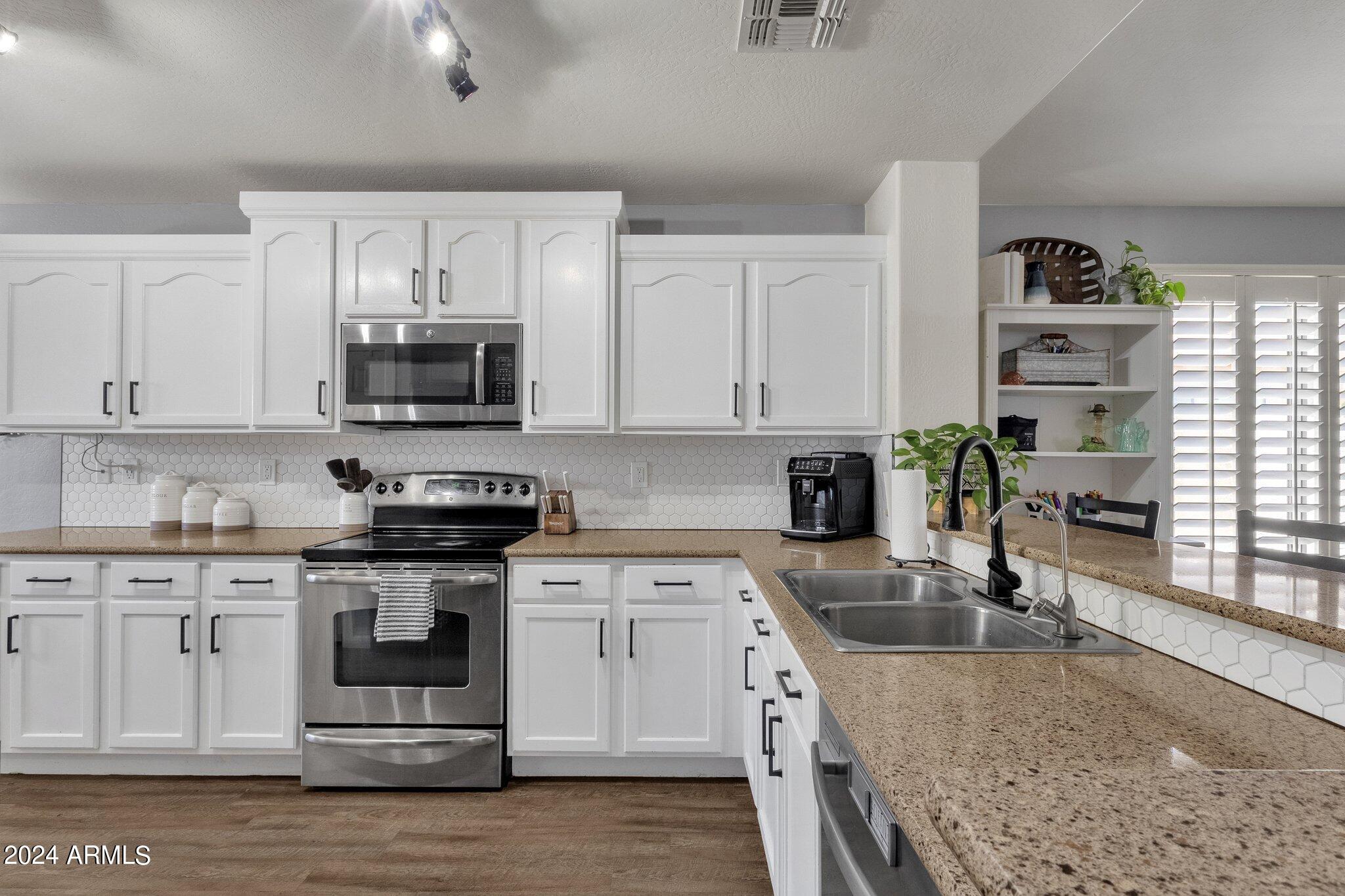 1303 W BELMONT RED Trail