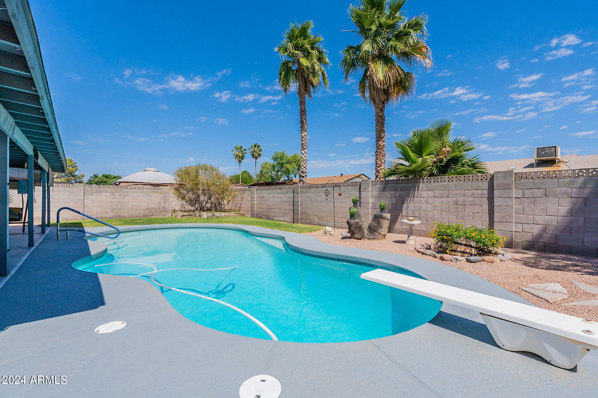 1426 E KRAMER Street
