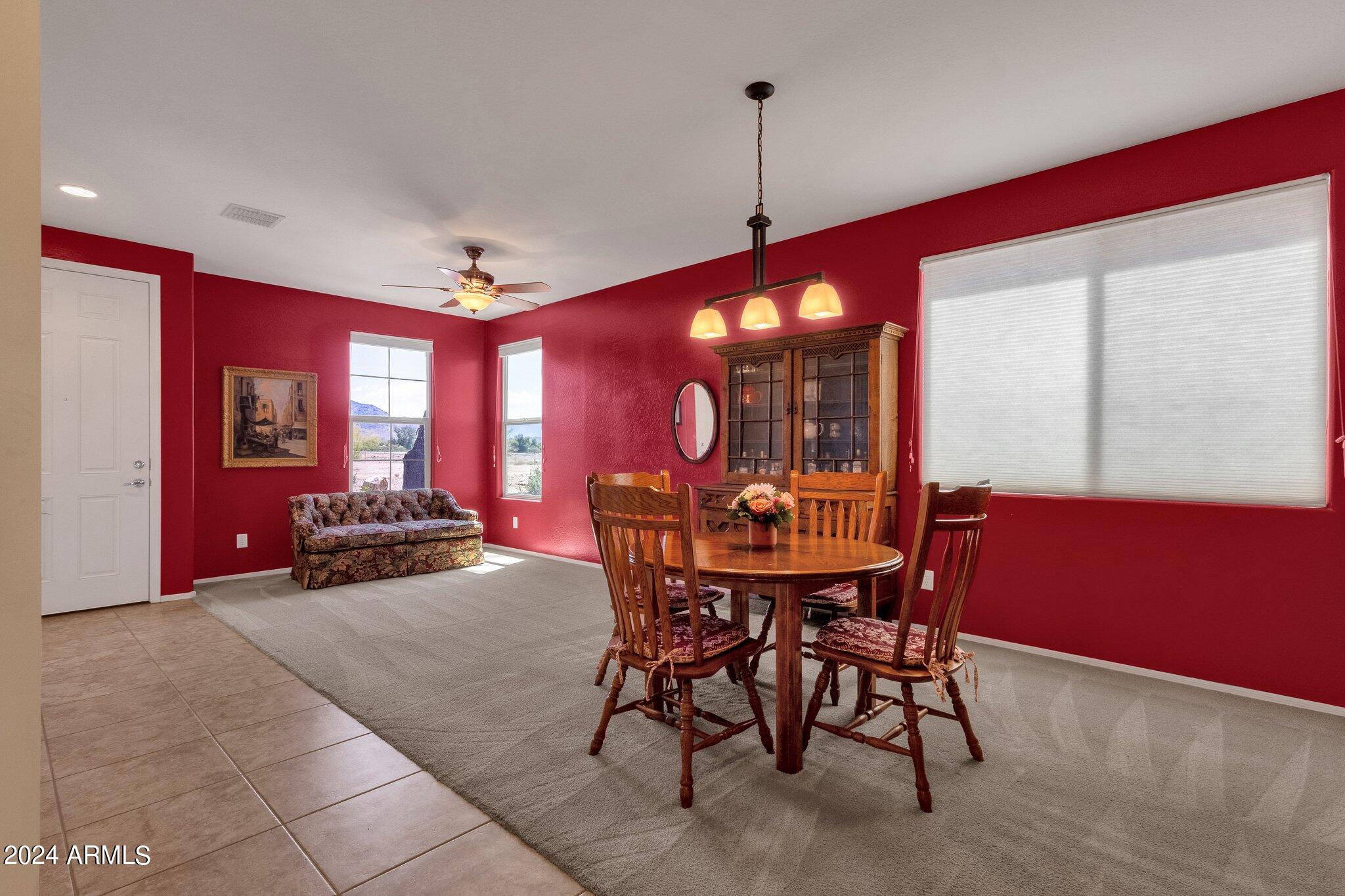 2512 W GARY Way