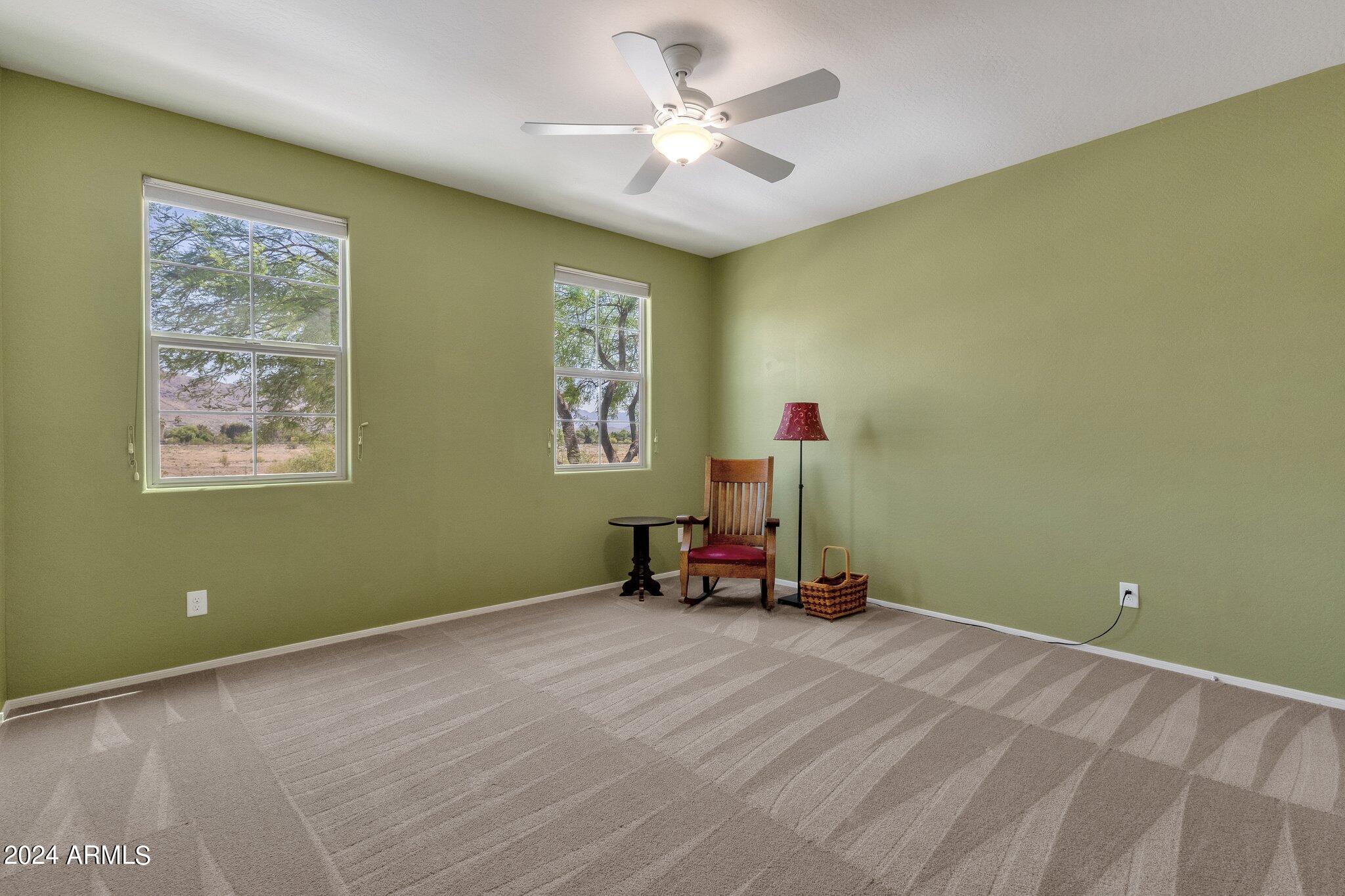 2512 W GARY Way