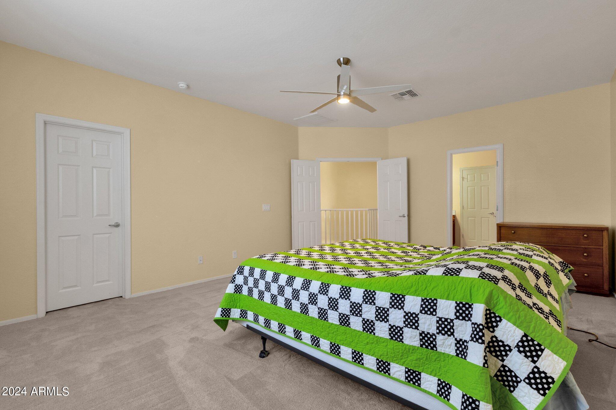 2512 W GARY Way