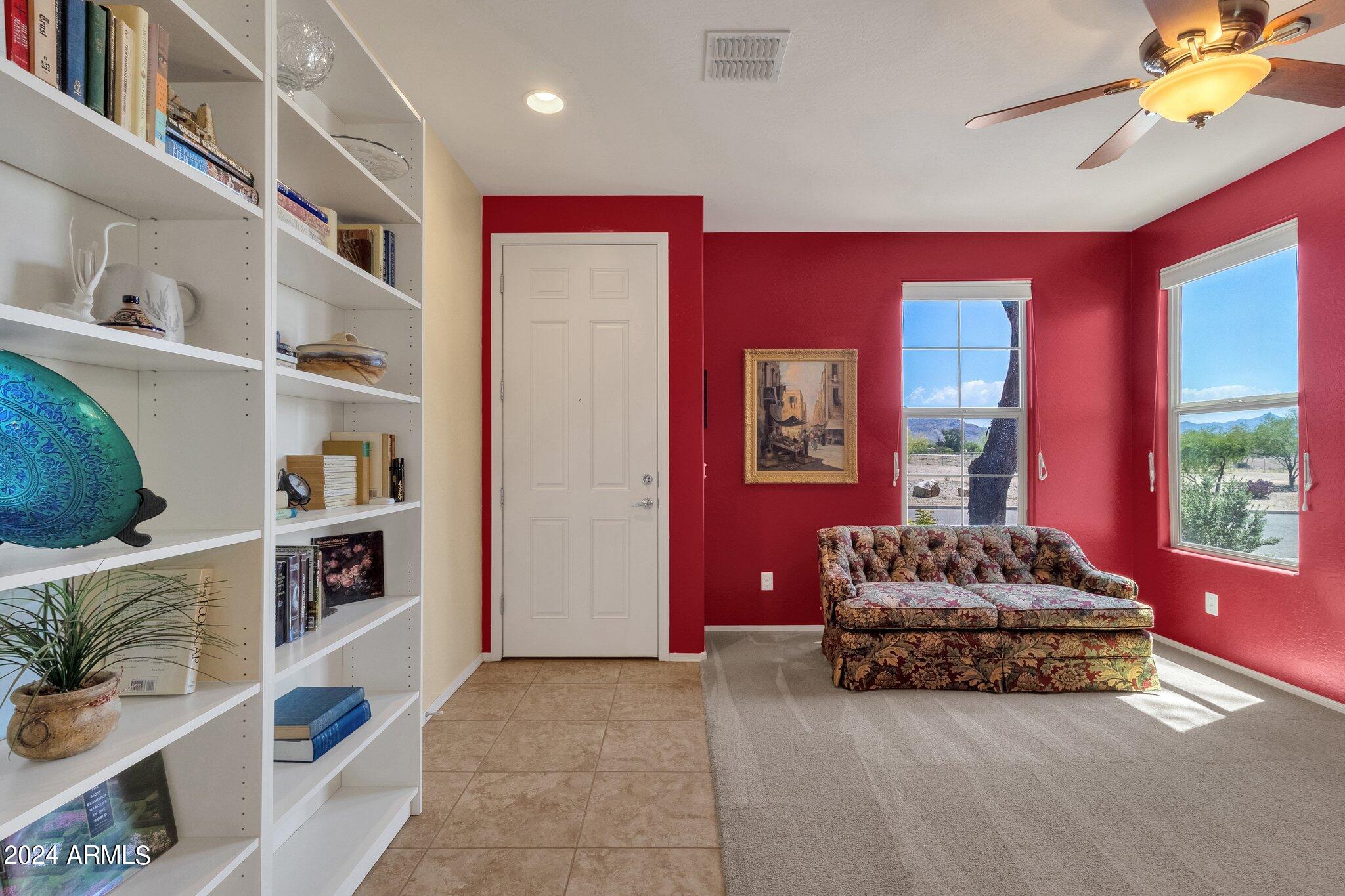2512 W GARY Way