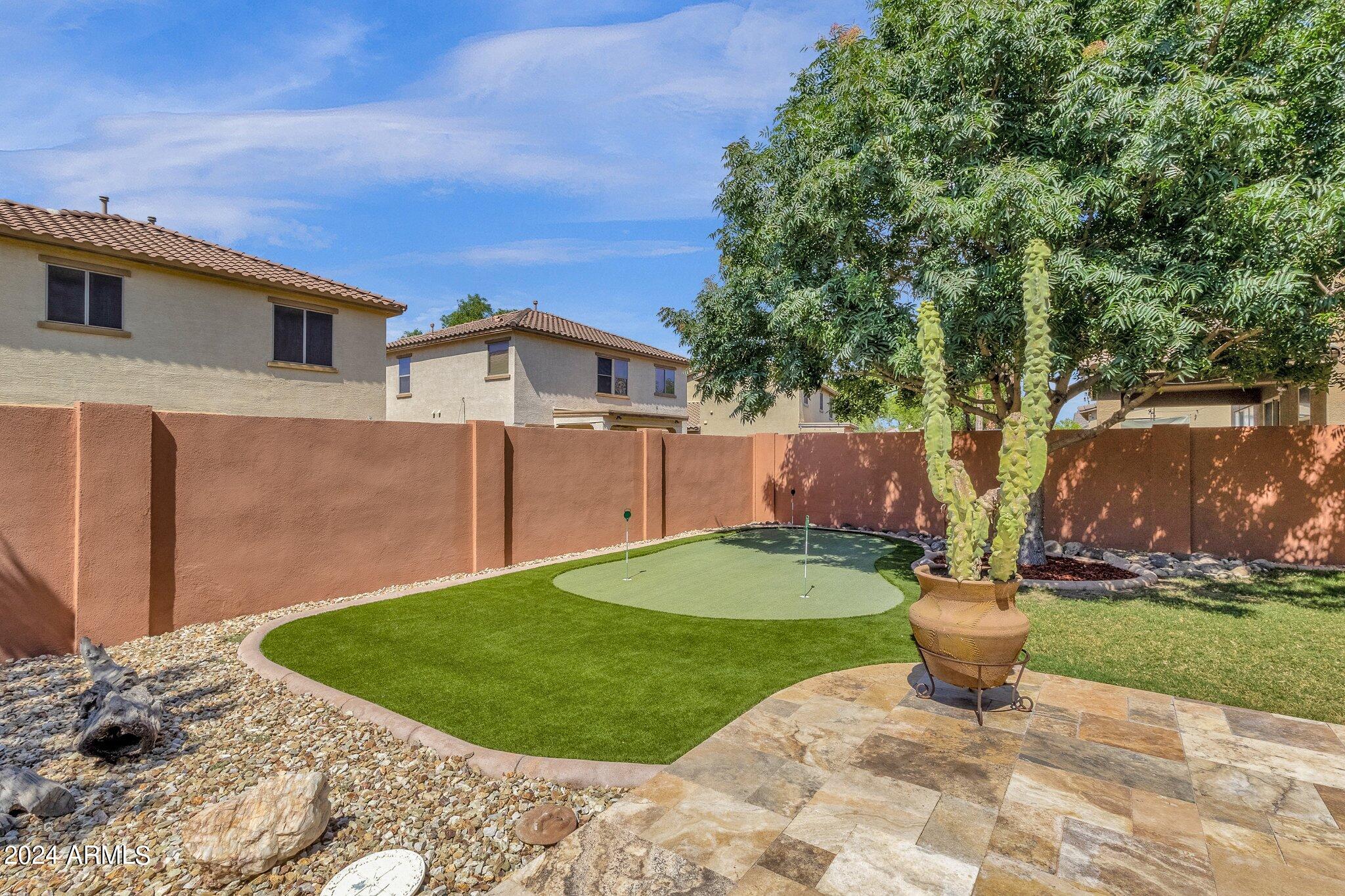 2512 W GARY Way