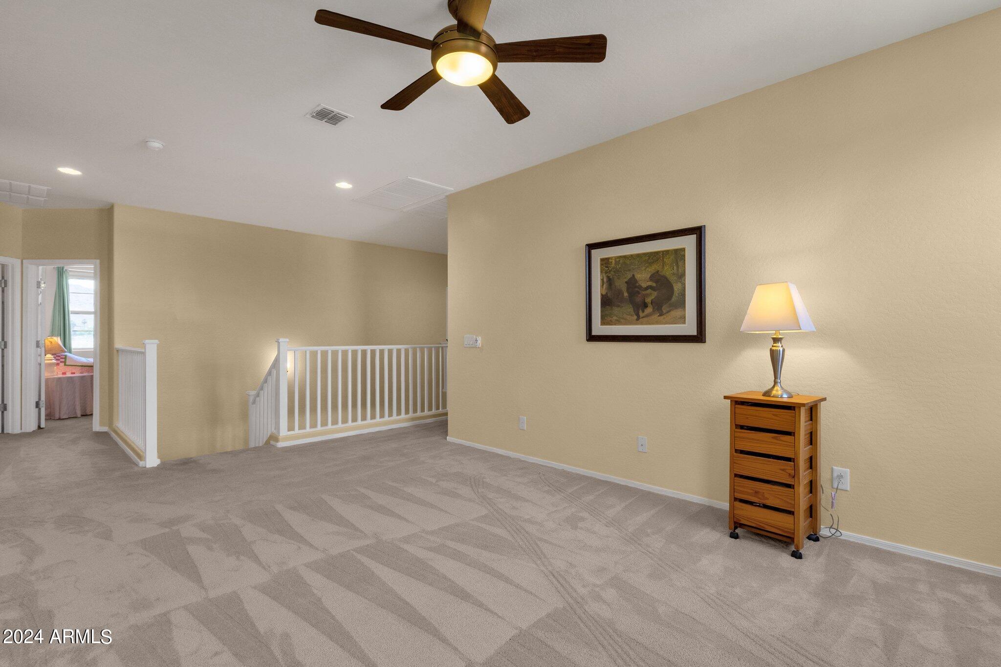 2512 W GARY Way