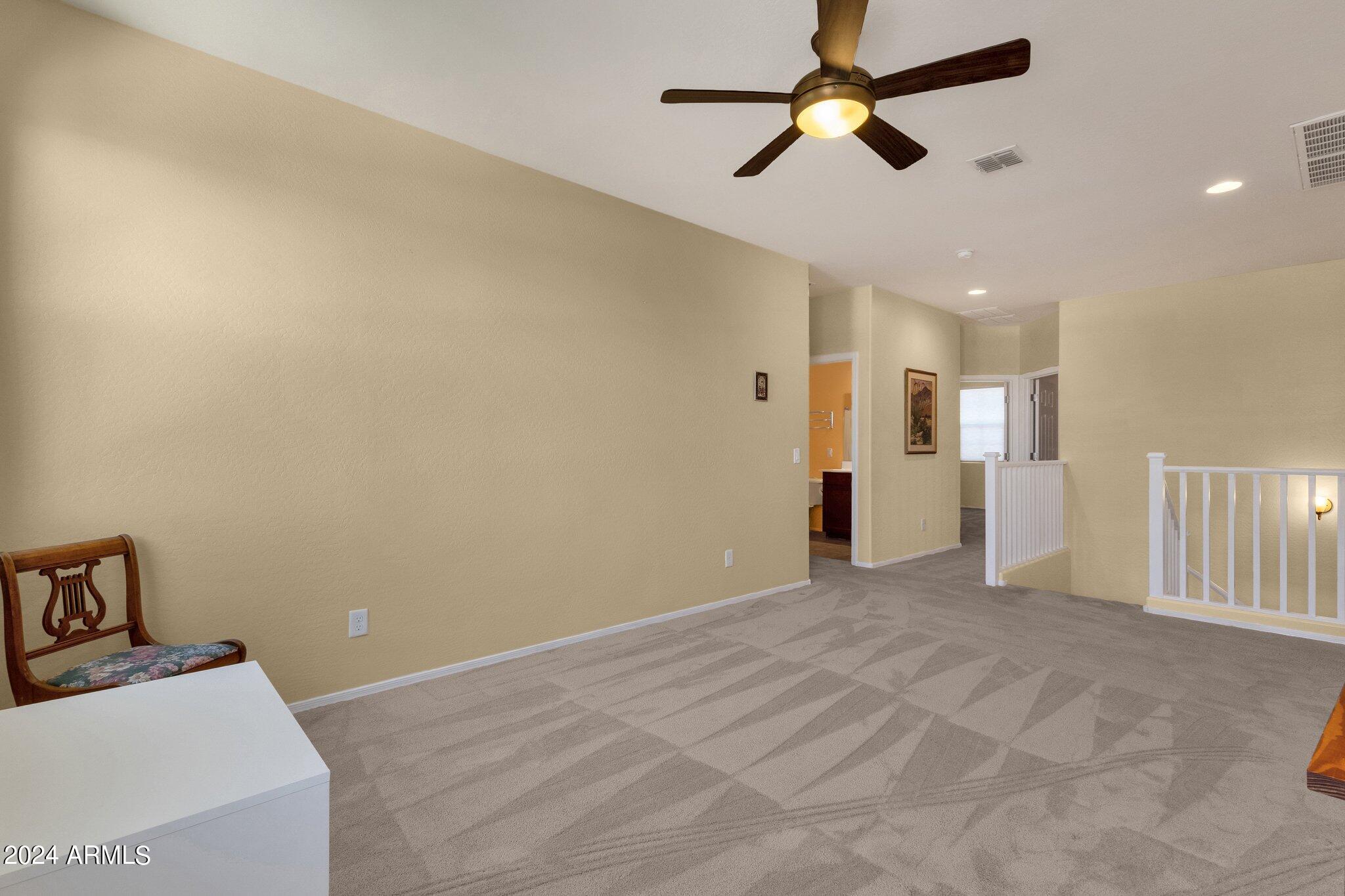2512 W GARY Way