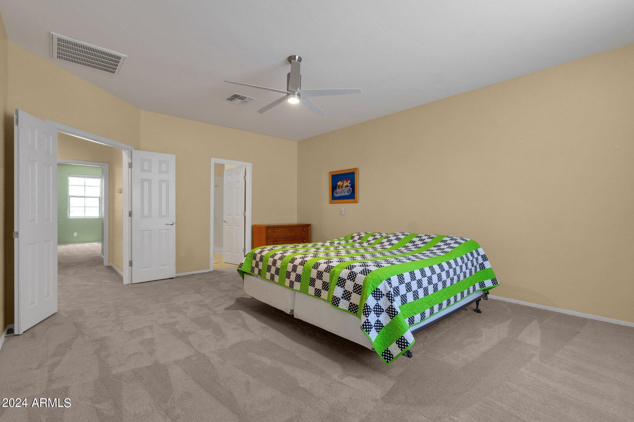 2512 W GARY Way