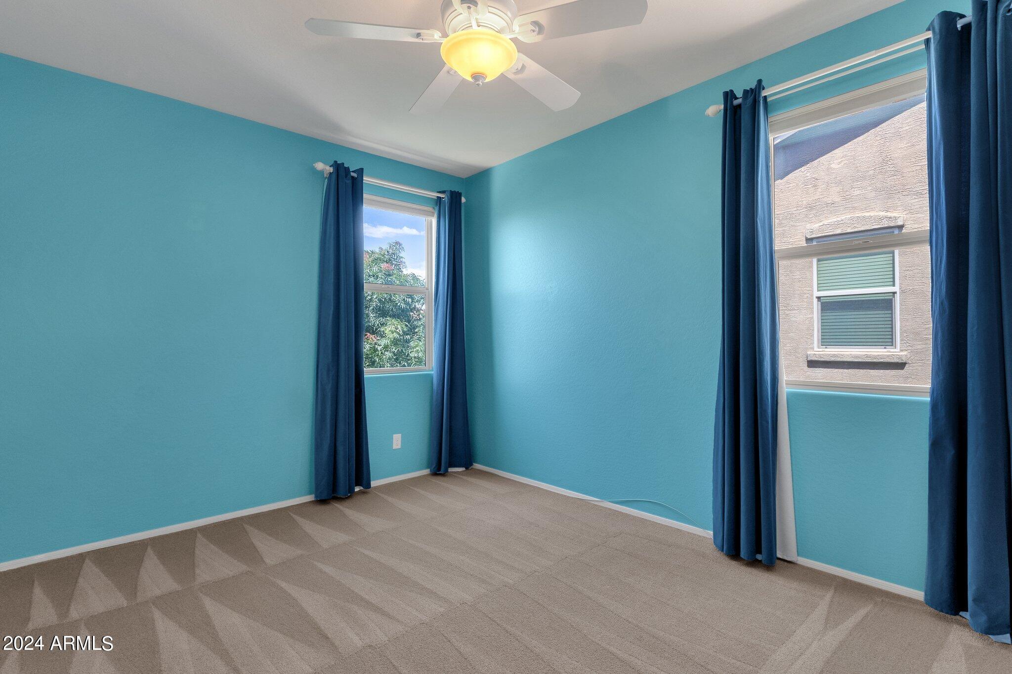 2512 W GARY Way