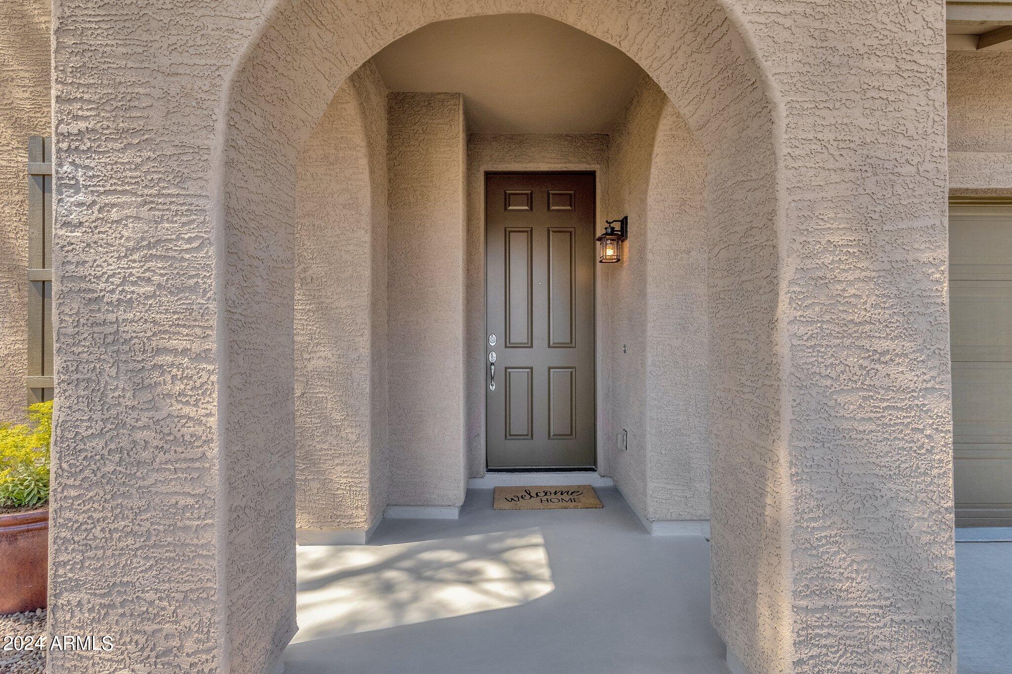 2512 W GARY Way