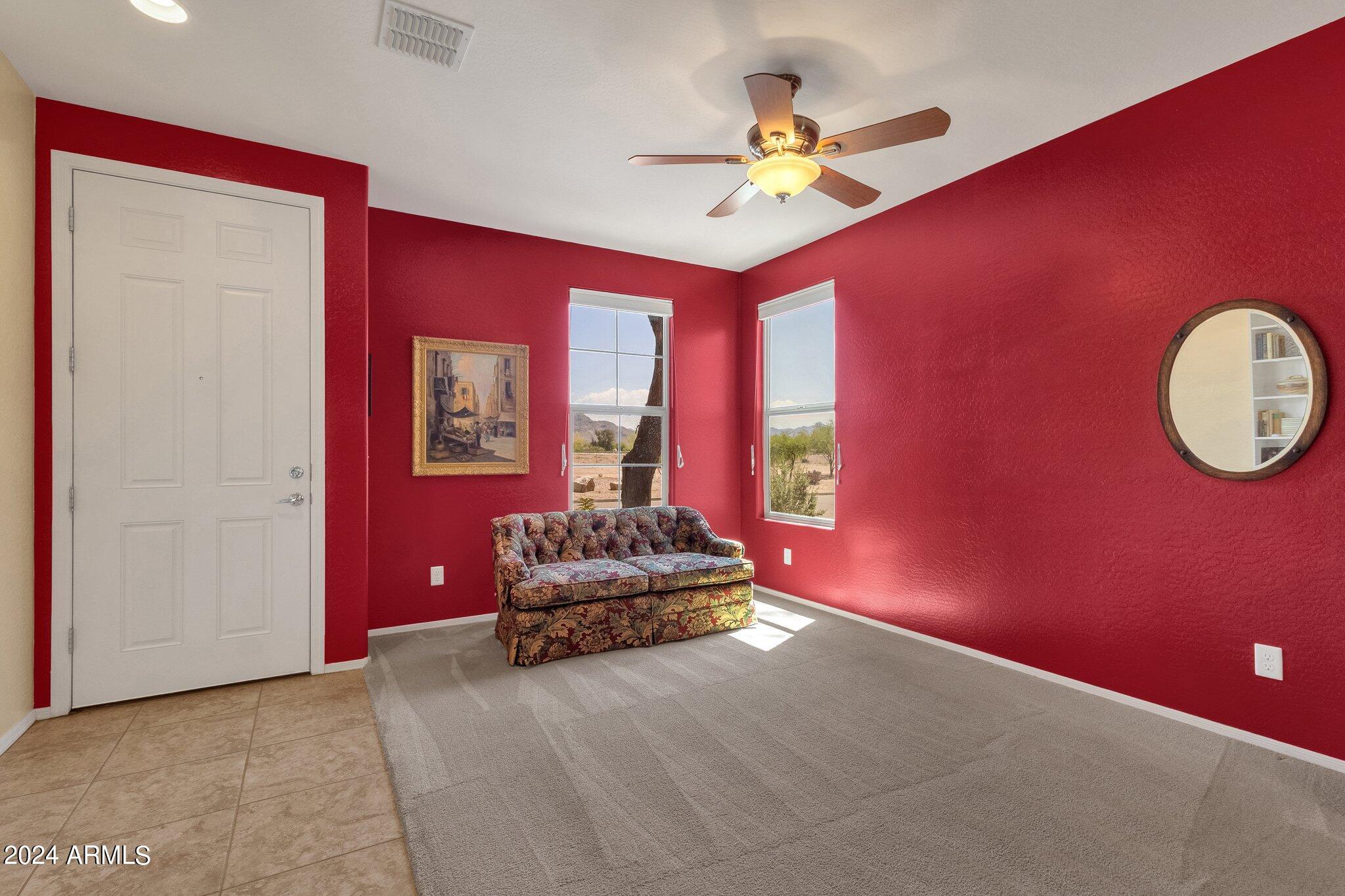2512 W GARY Way