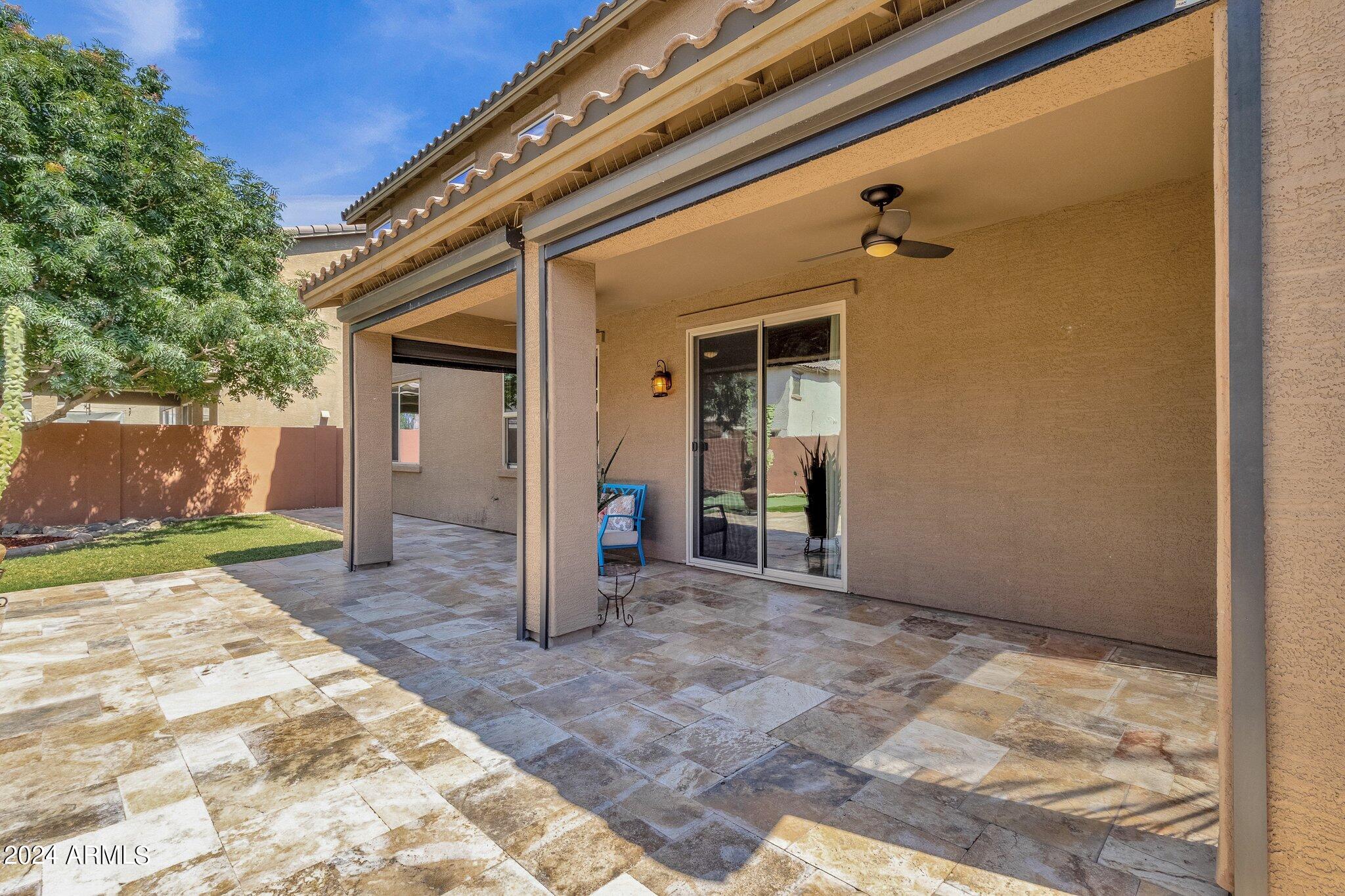 2512 W GARY Way