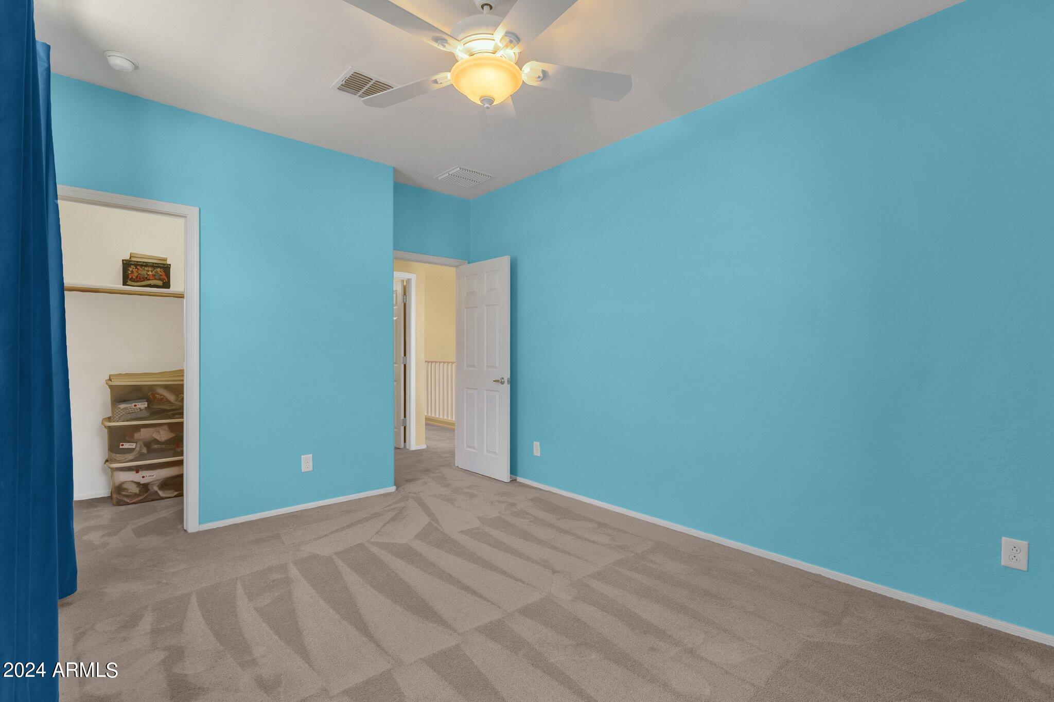 2512 W GARY Way