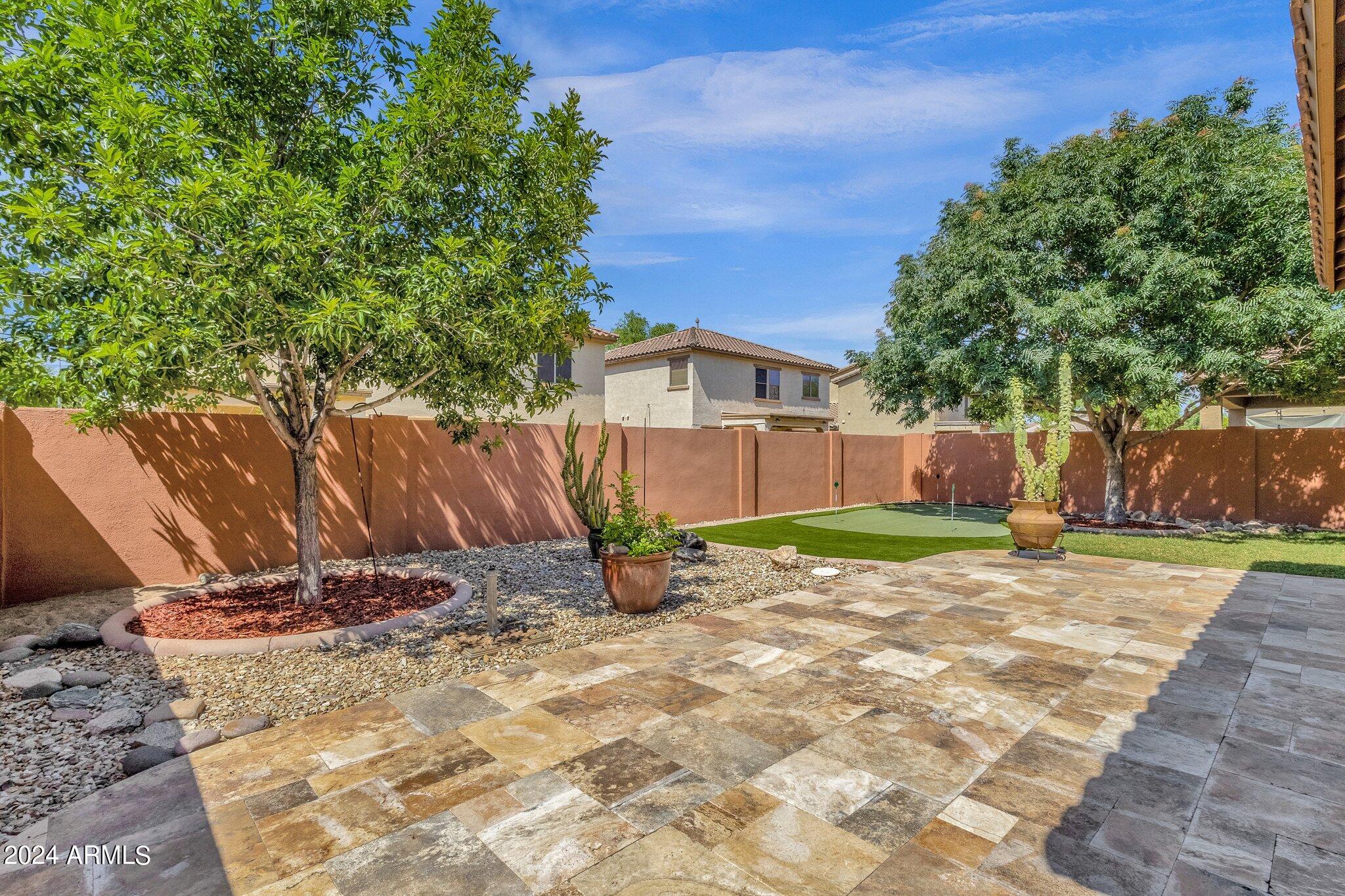 2512 W GARY Way