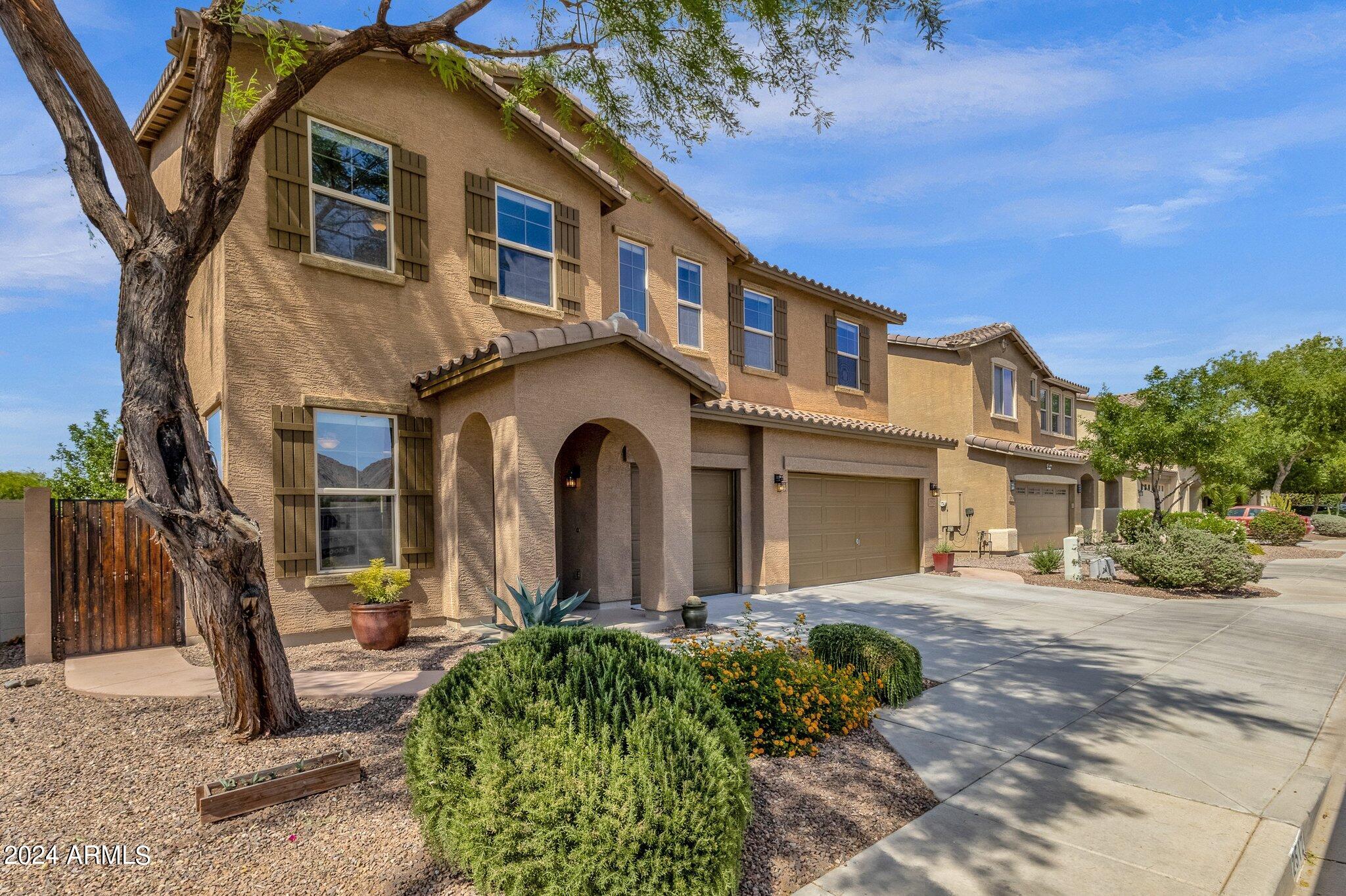 2512 W GARY Way