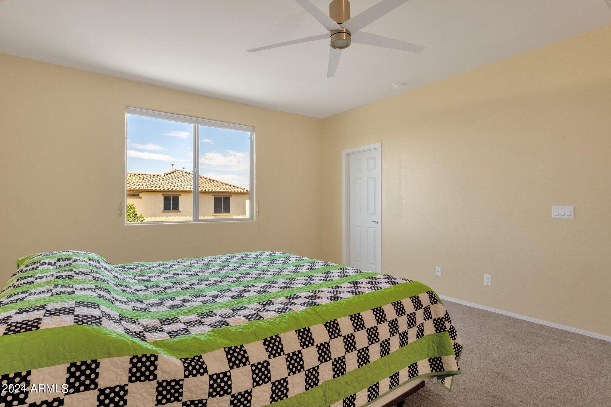 2512 W GARY Way