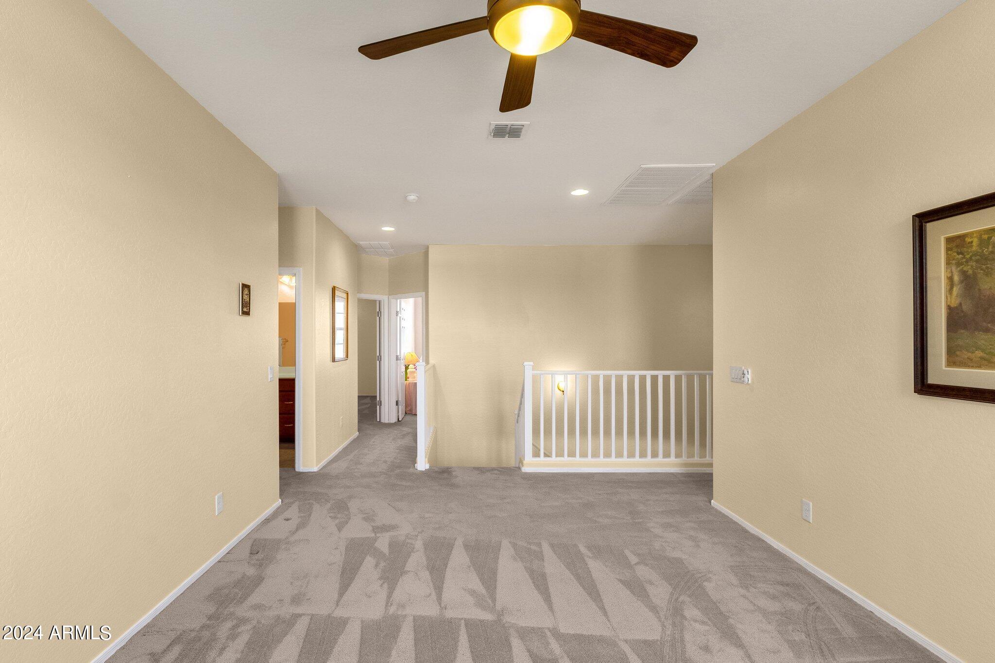 2512 W GARY Way