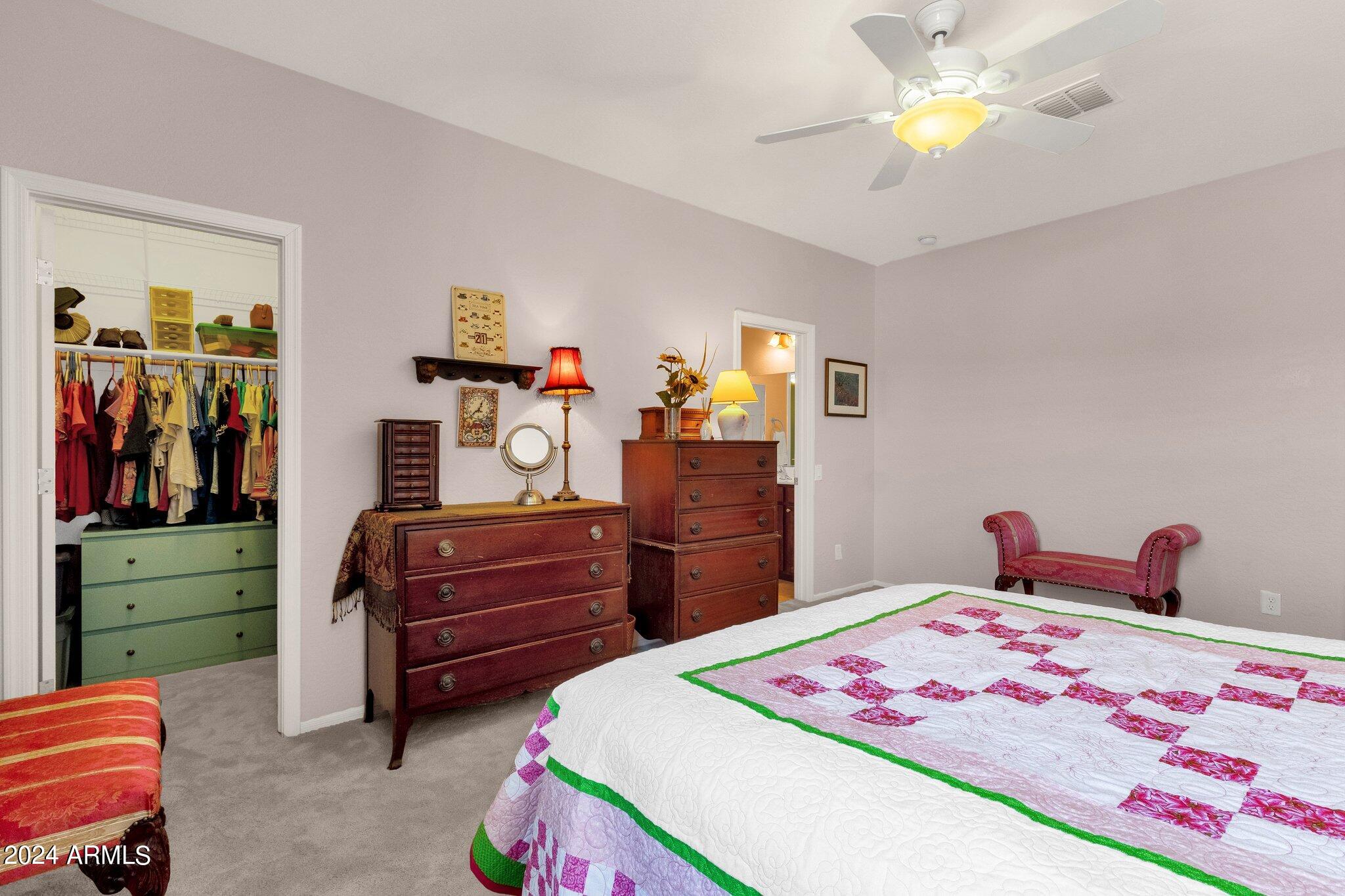 2512 W GARY Way