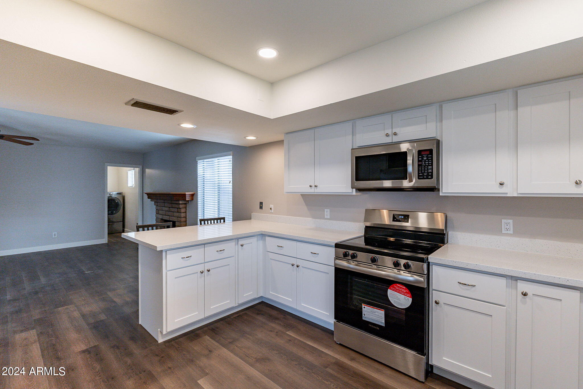 400 W SHAWNEE Drive