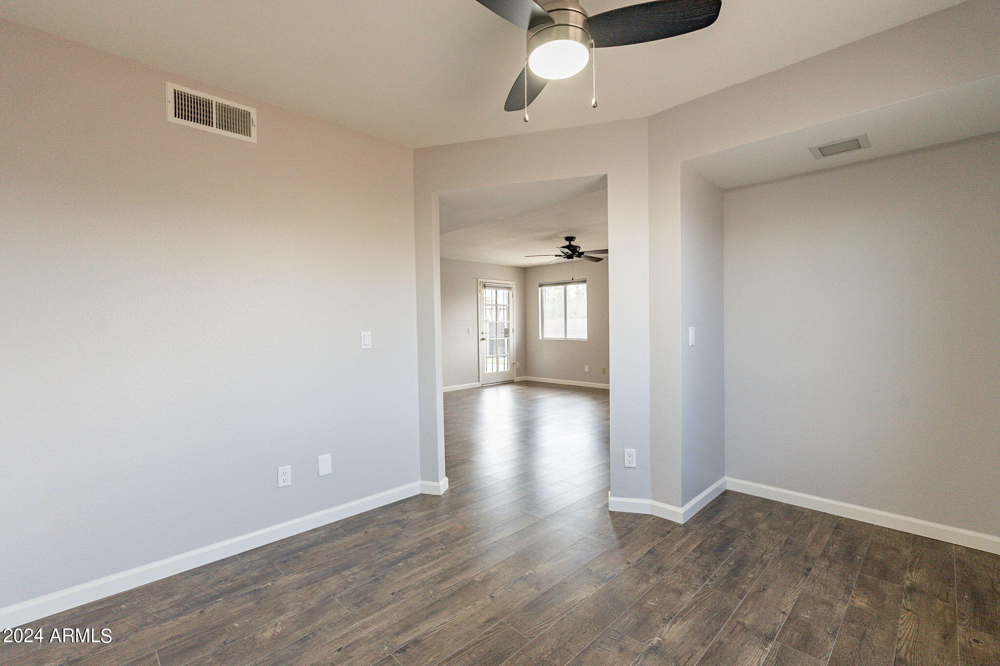 400 W SHAWNEE Drive