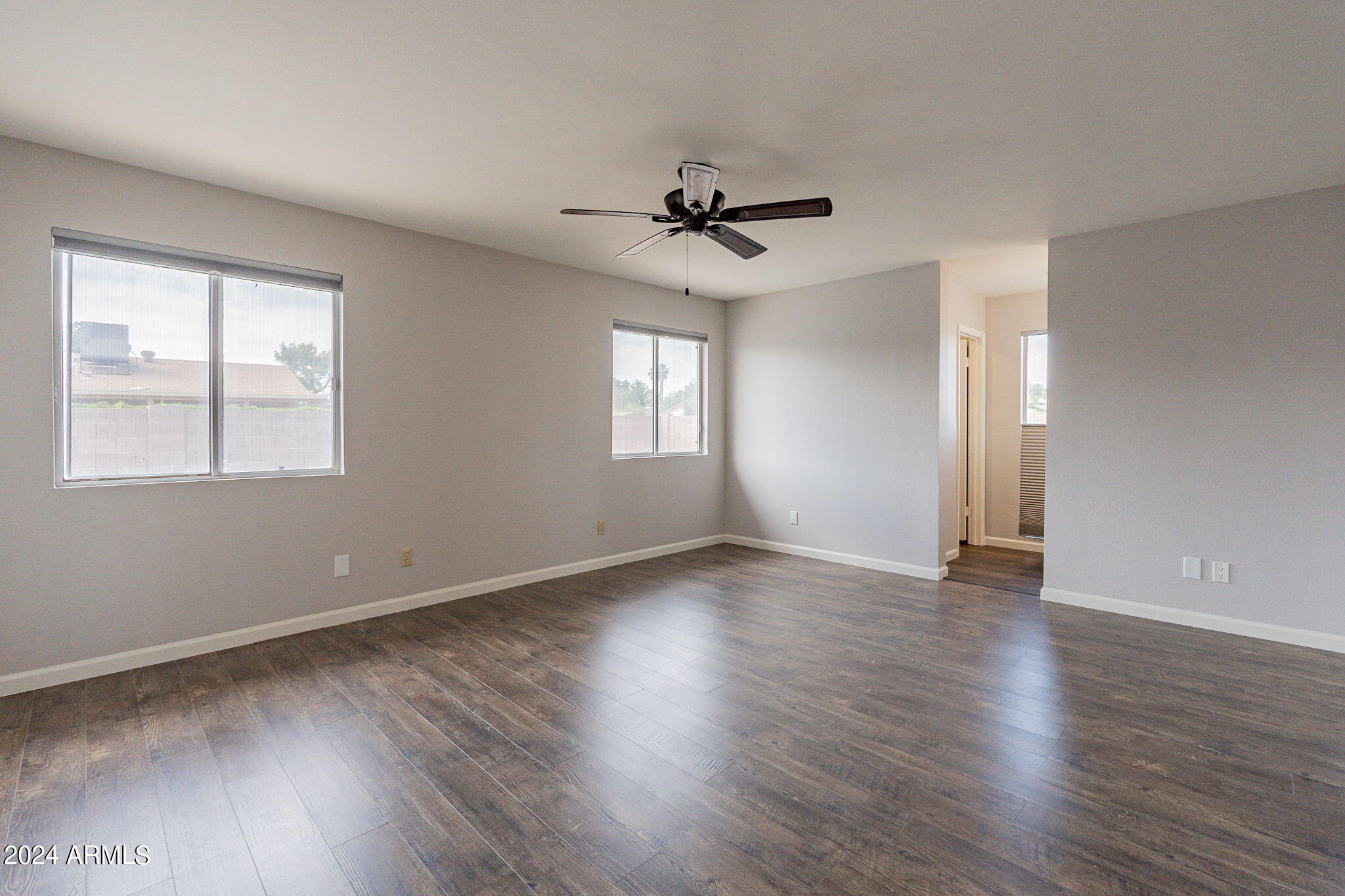 400 W SHAWNEE Drive