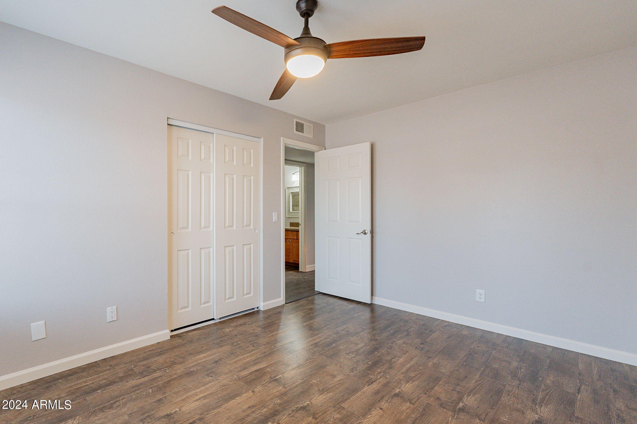 400 W SHAWNEE Drive