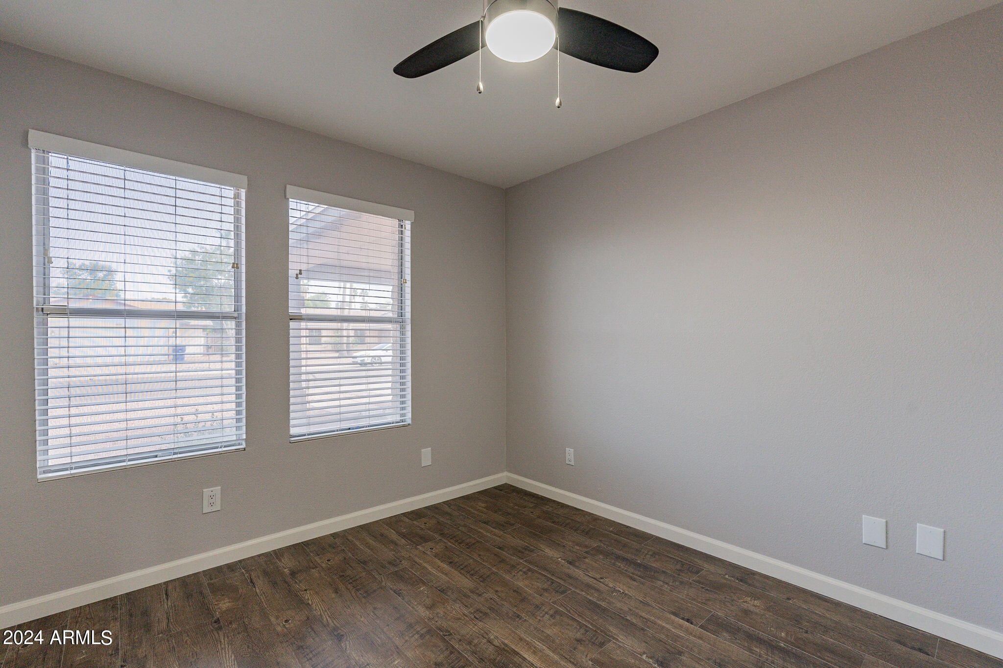 400 W SHAWNEE Drive