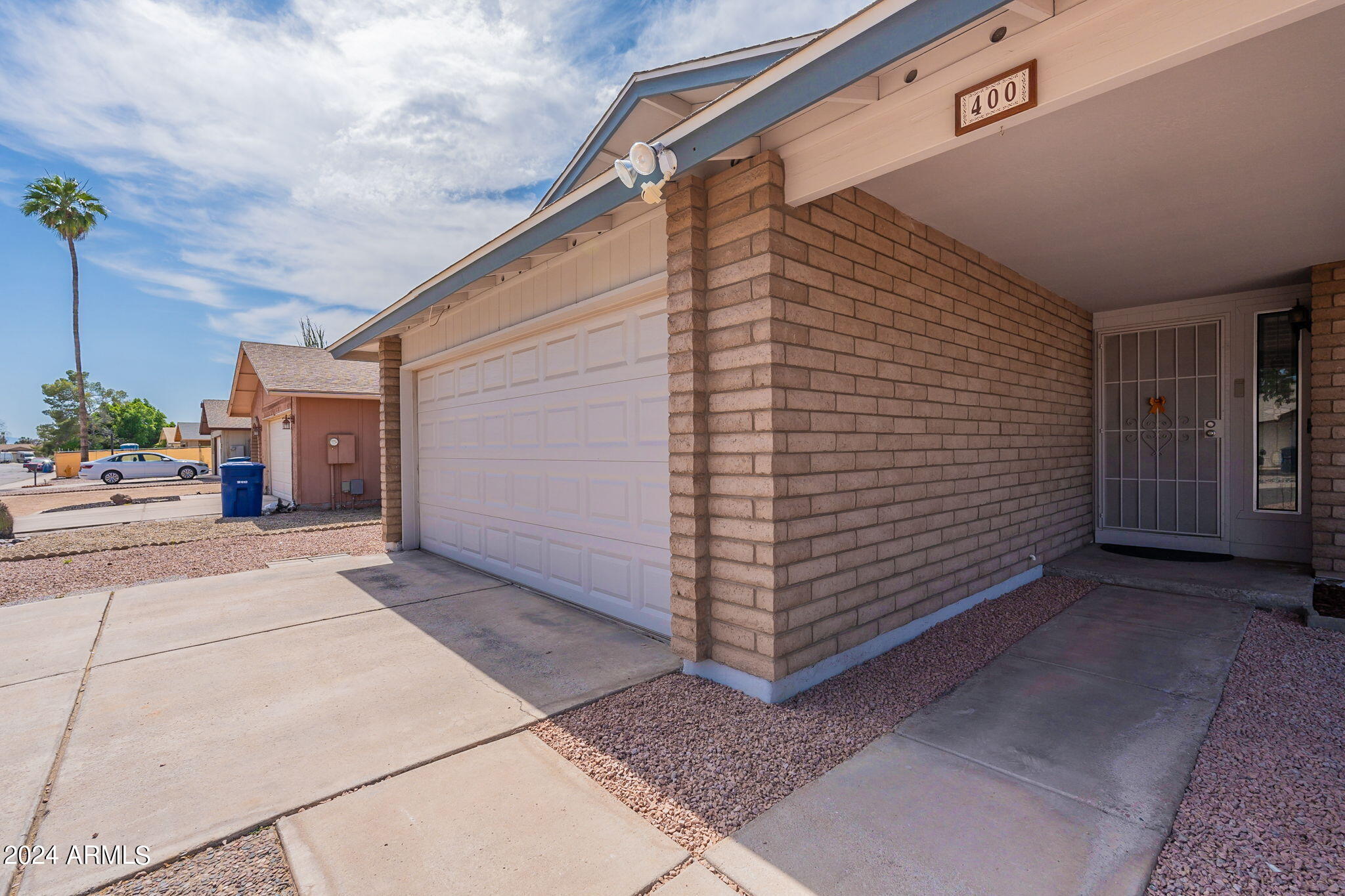 400 W SHAWNEE Drive