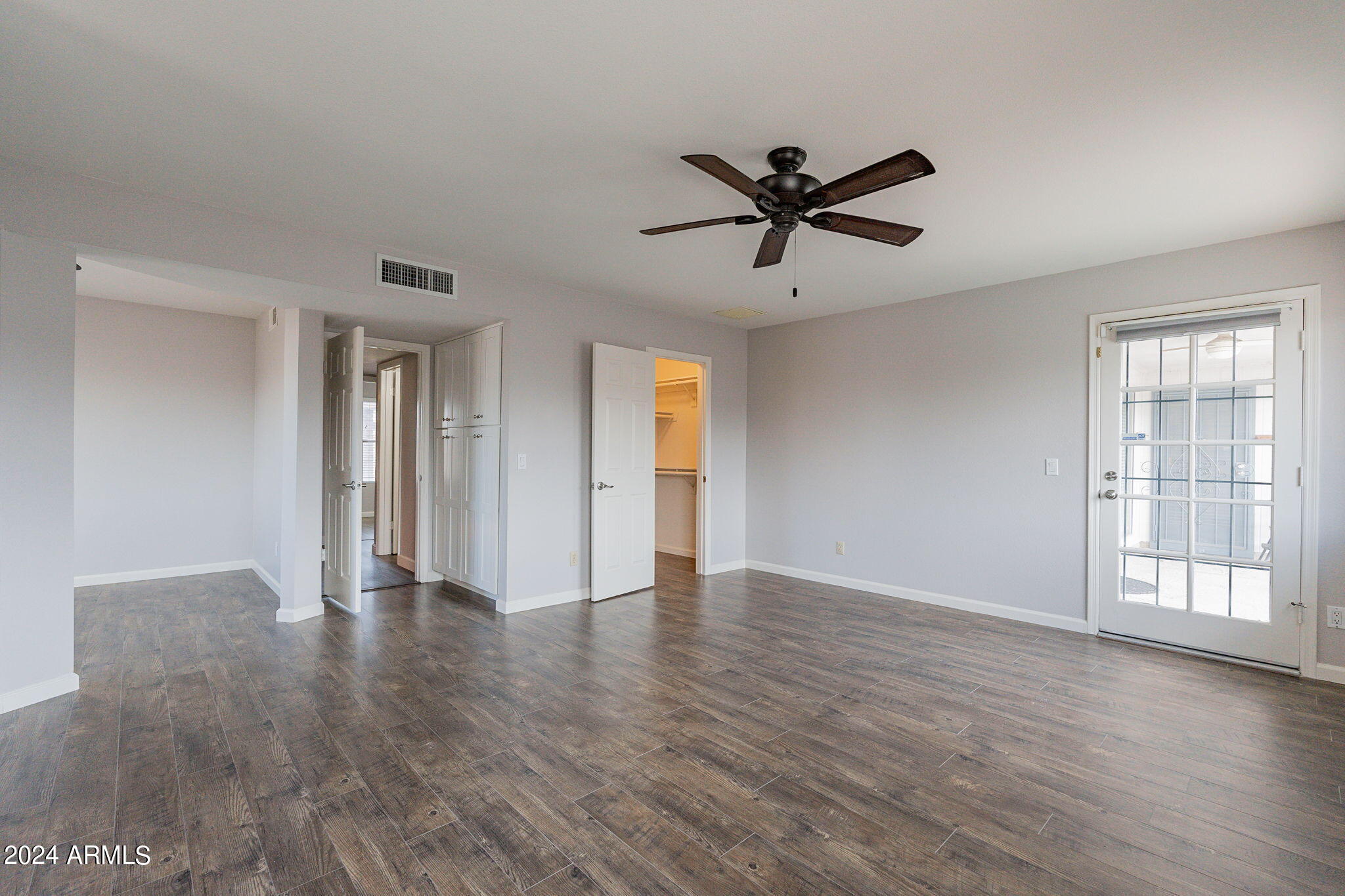 400 W SHAWNEE Drive