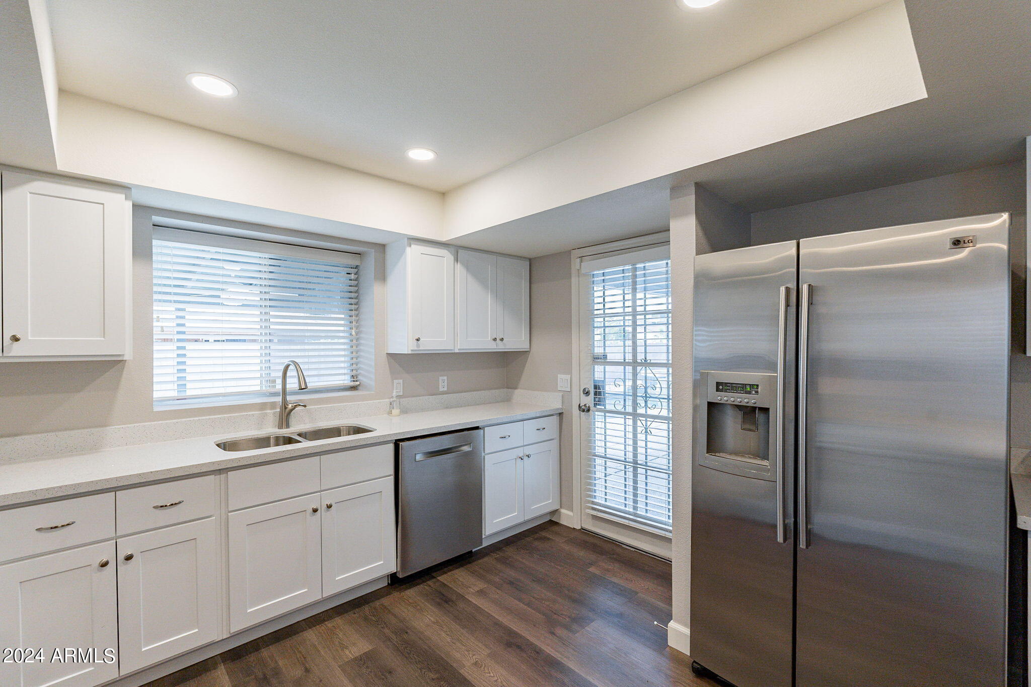400 W SHAWNEE Drive