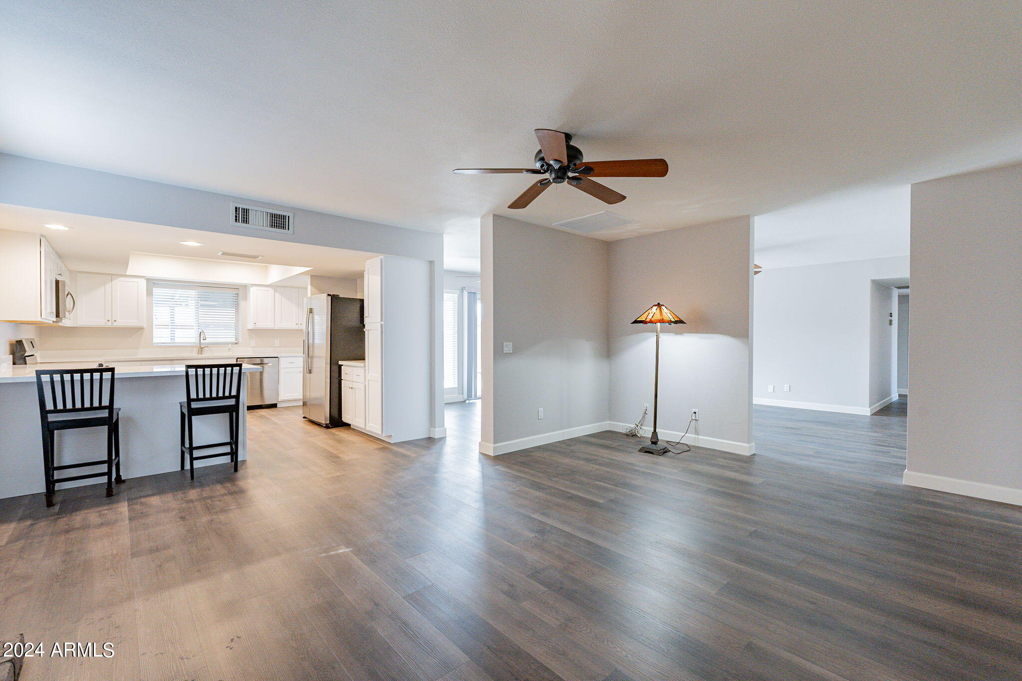 400 W SHAWNEE Drive