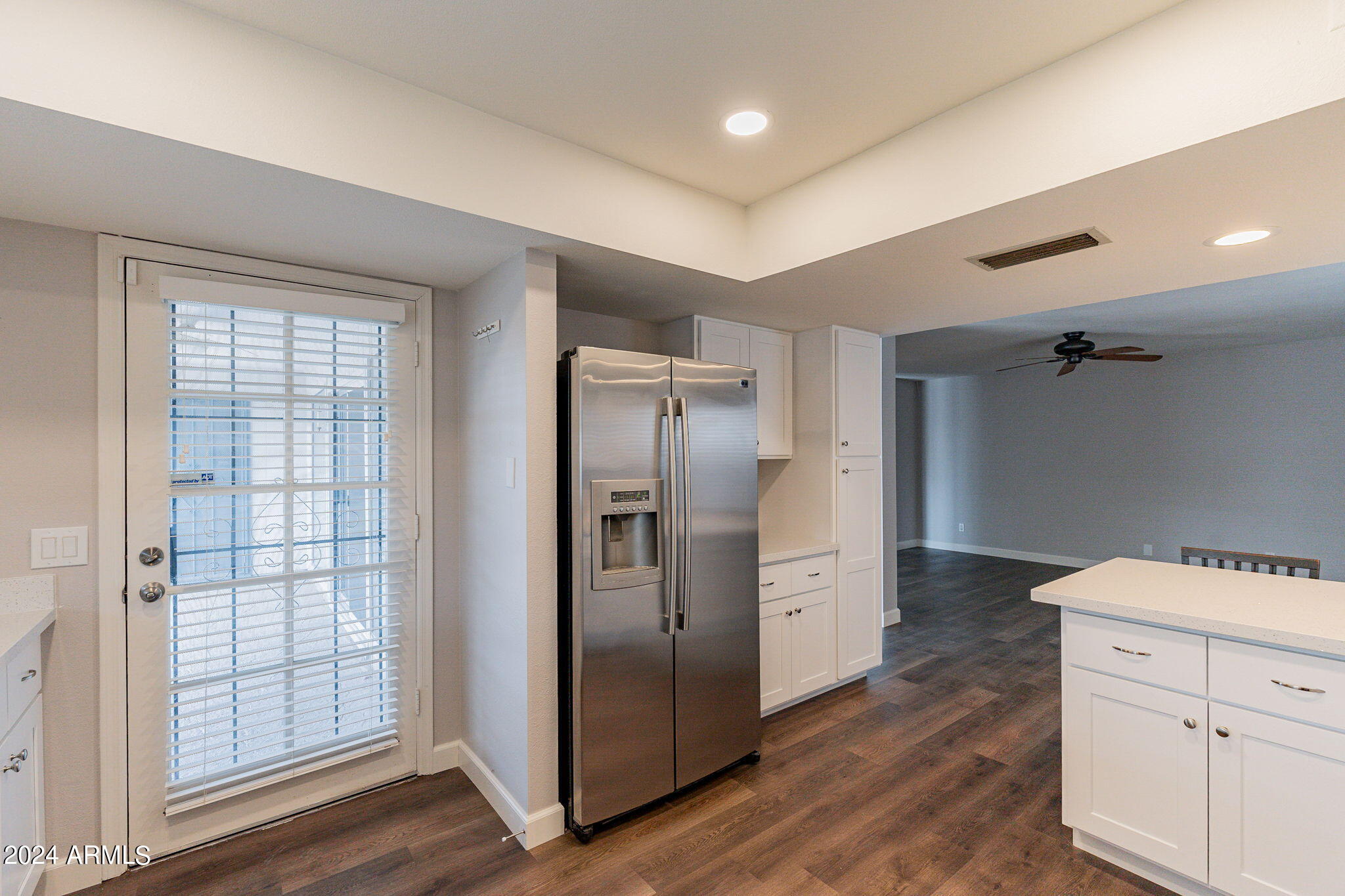 400 W SHAWNEE Drive