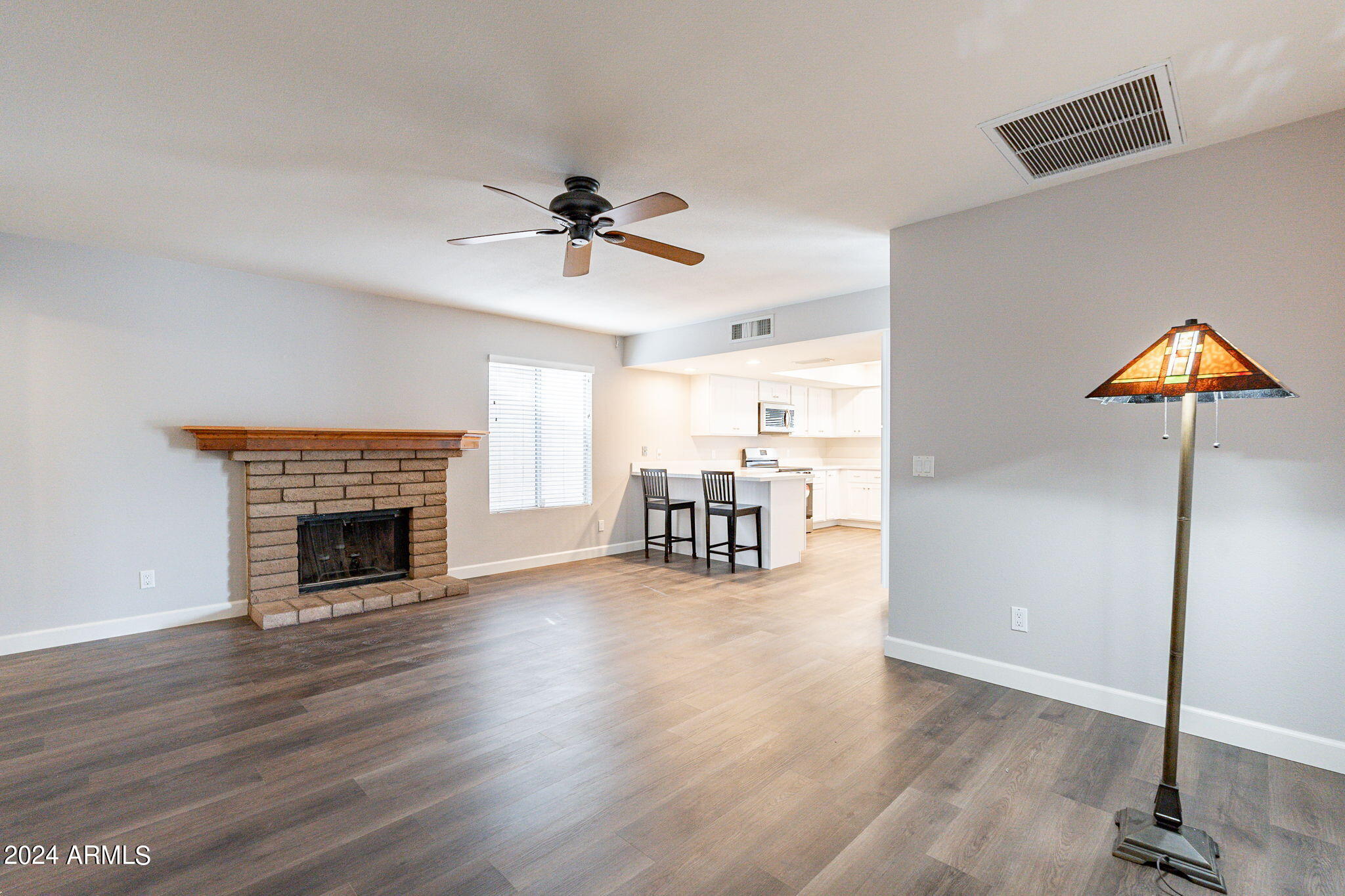 400 W SHAWNEE Drive