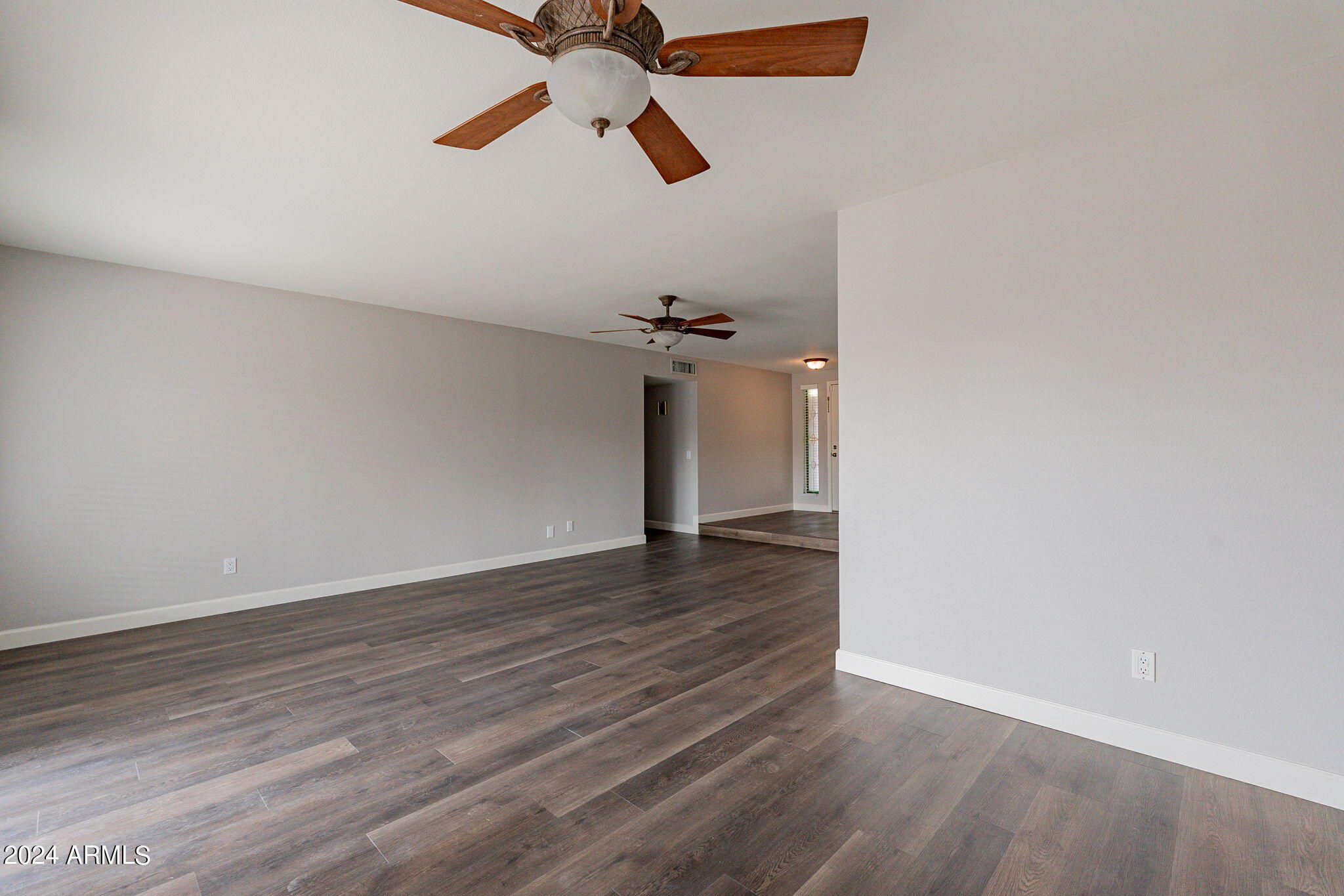 400 W SHAWNEE Drive