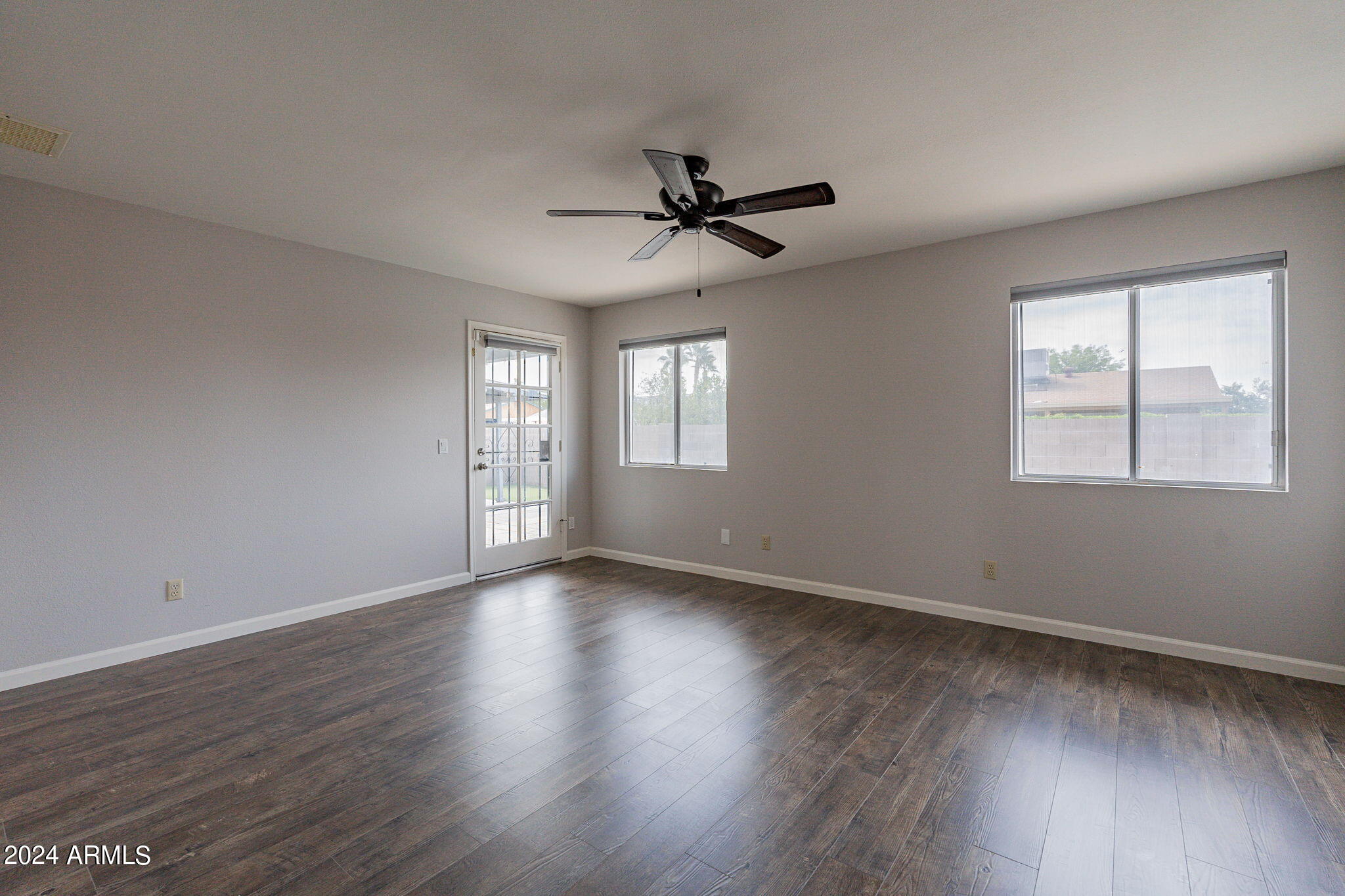400 W SHAWNEE Drive