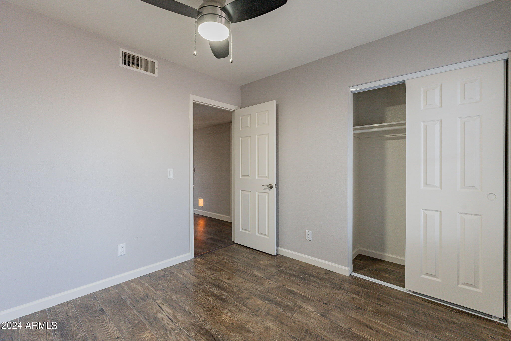 400 W SHAWNEE Drive