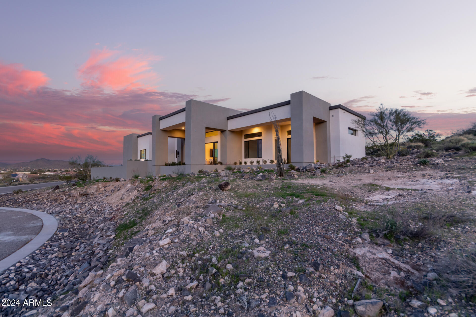 3625 W MULHOLLAND Drive