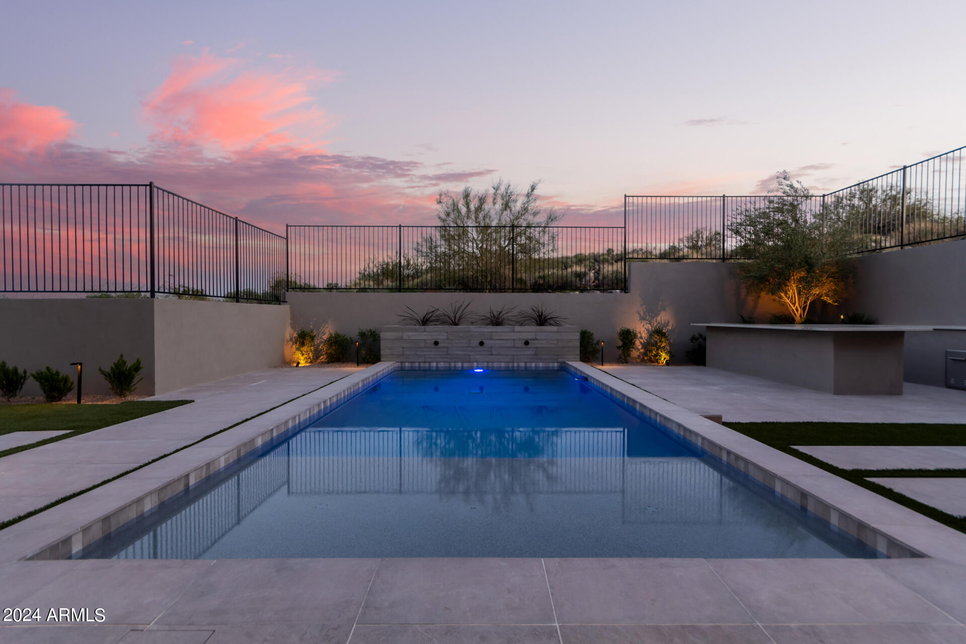 3625 W MULHOLLAND Drive
