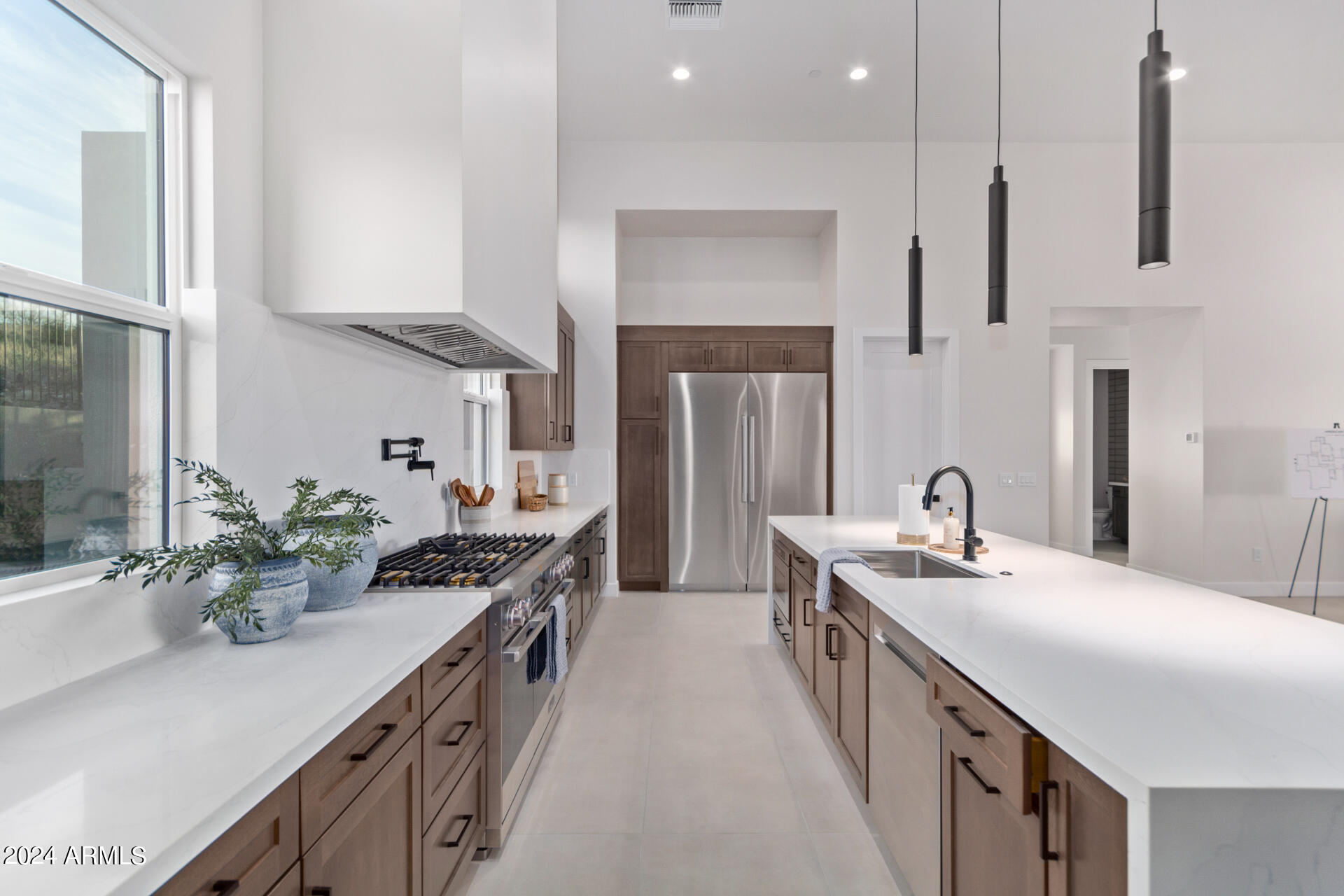 3625 W MULHOLLAND Drive