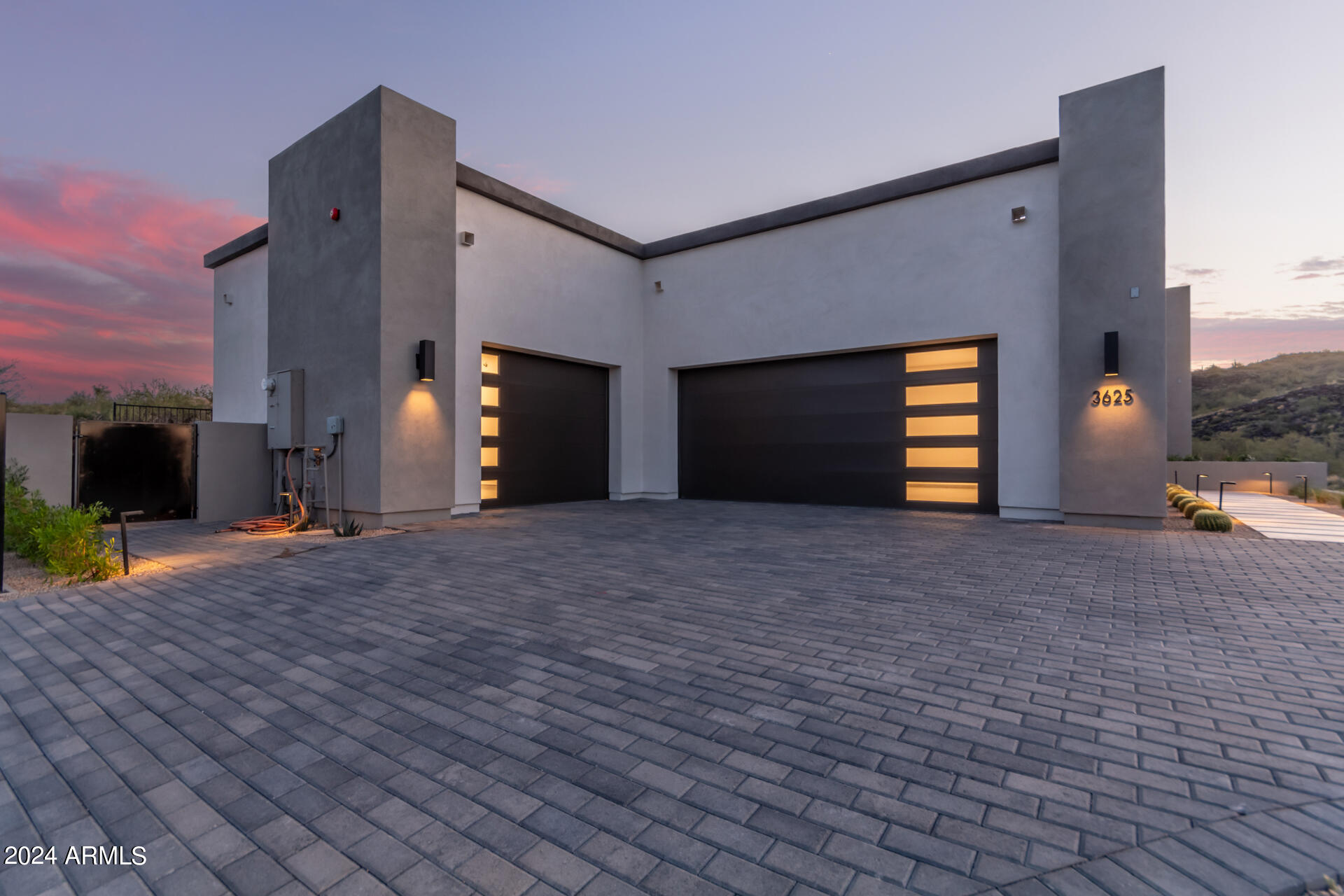 3625 W MULHOLLAND Drive
