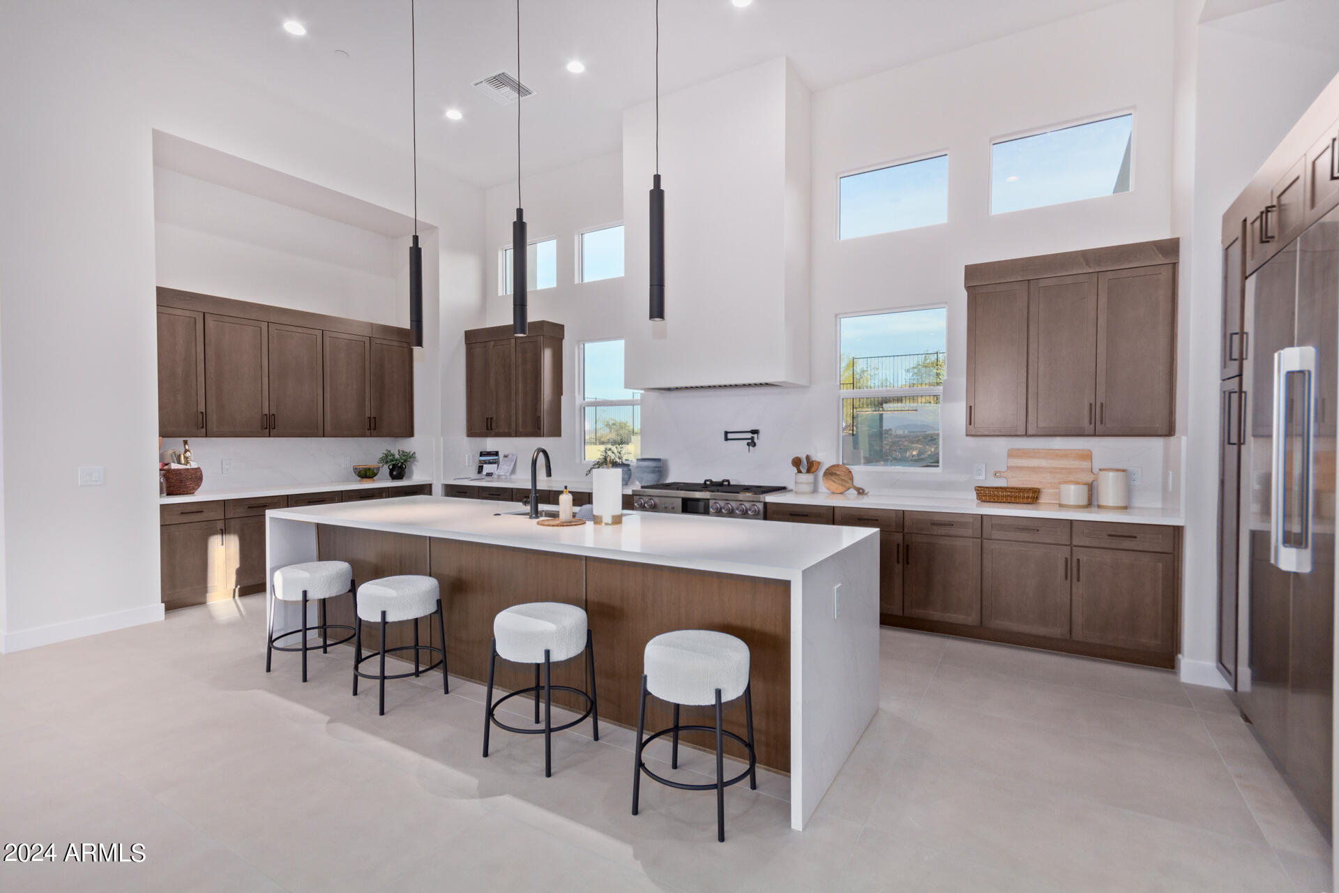 3625 W MULHOLLAND Drive
